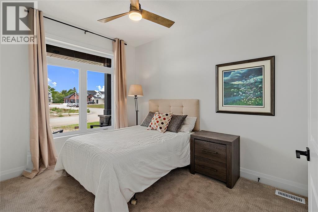 672 Ketter Way, Plympton-Wyoming, ON - Indoor Photo Showing Bedroom