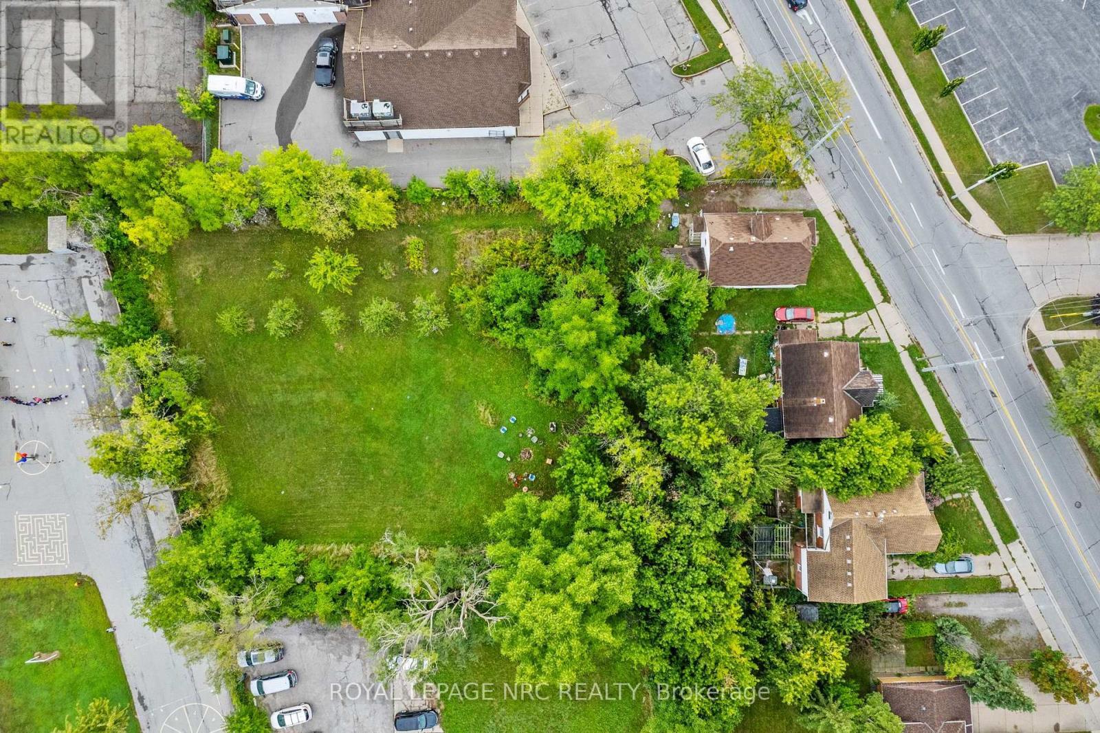 397-403 Carlton Street, St. Catharines (Carlton/Bunting), ON