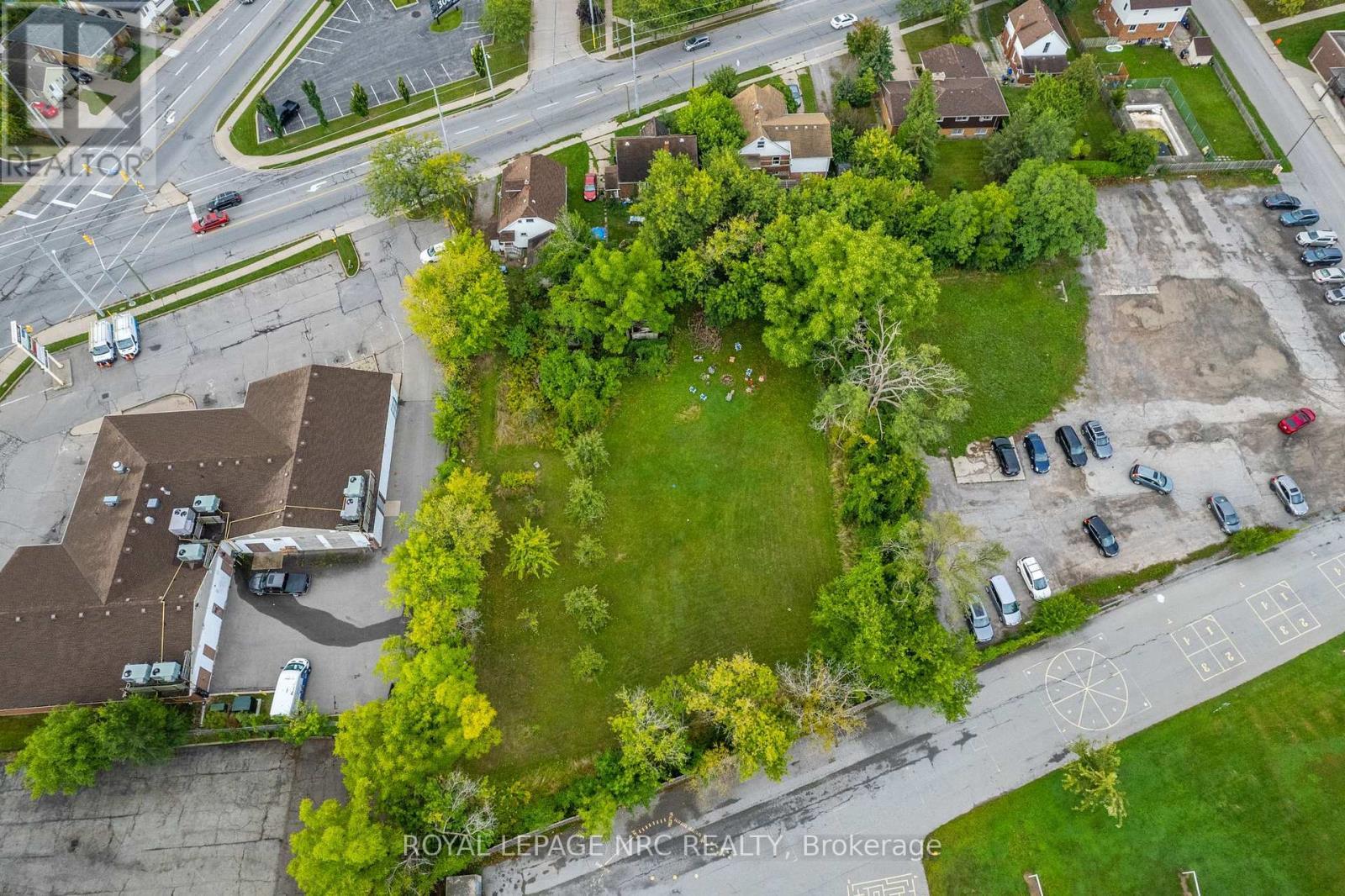 397-403 Carlton Street, St. Catharines (Carlton/Bunting), ON