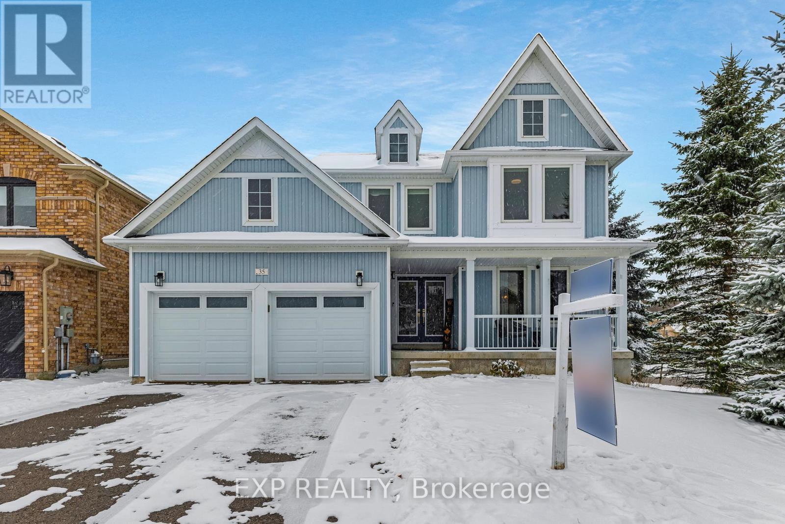 35 Viscount Way, East Gwillimbury, ON - Outdoor With Facade