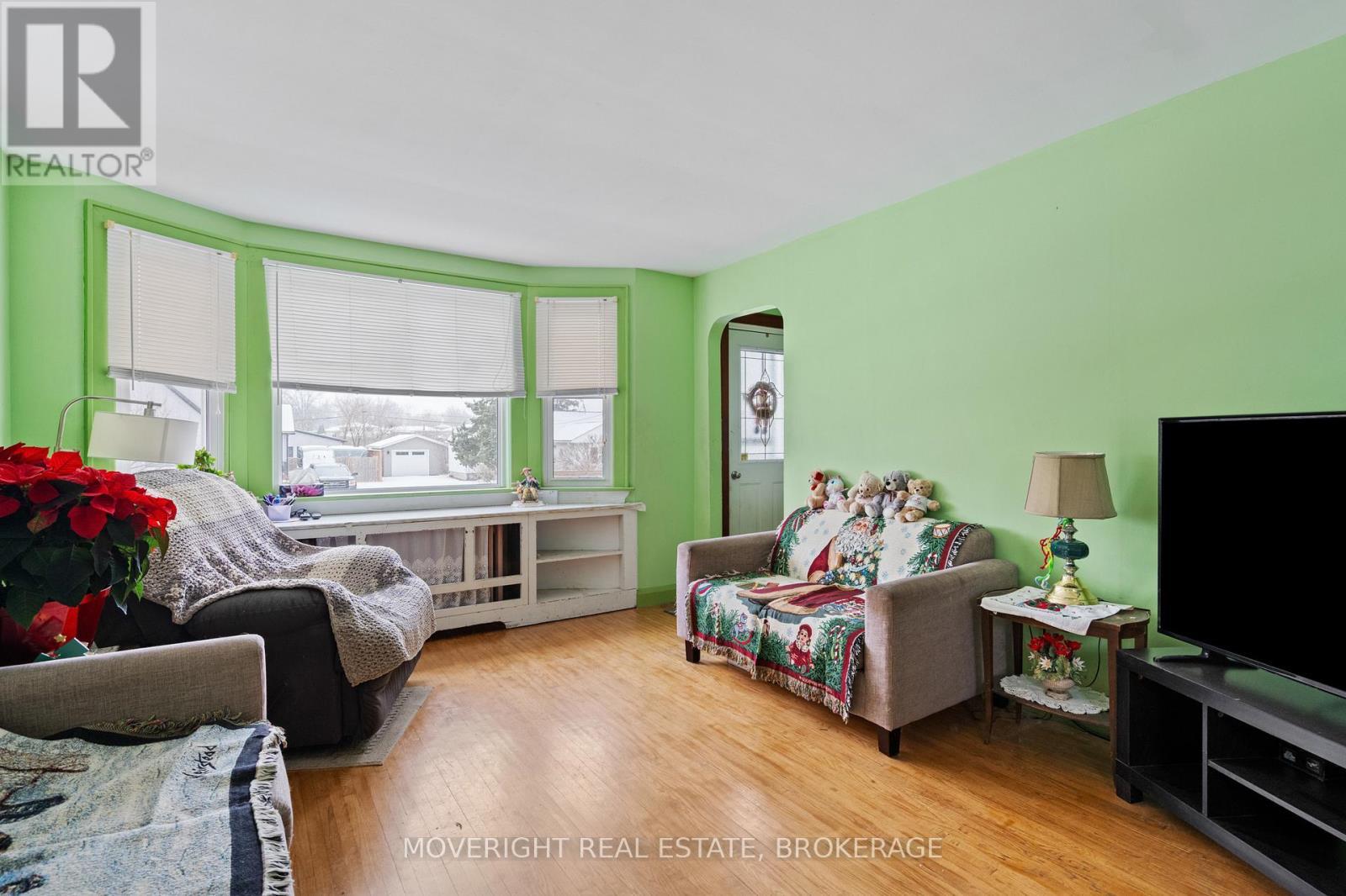 45 Bloomfield Avenue, St. Catharines (Secord Woods), ON - Indoor