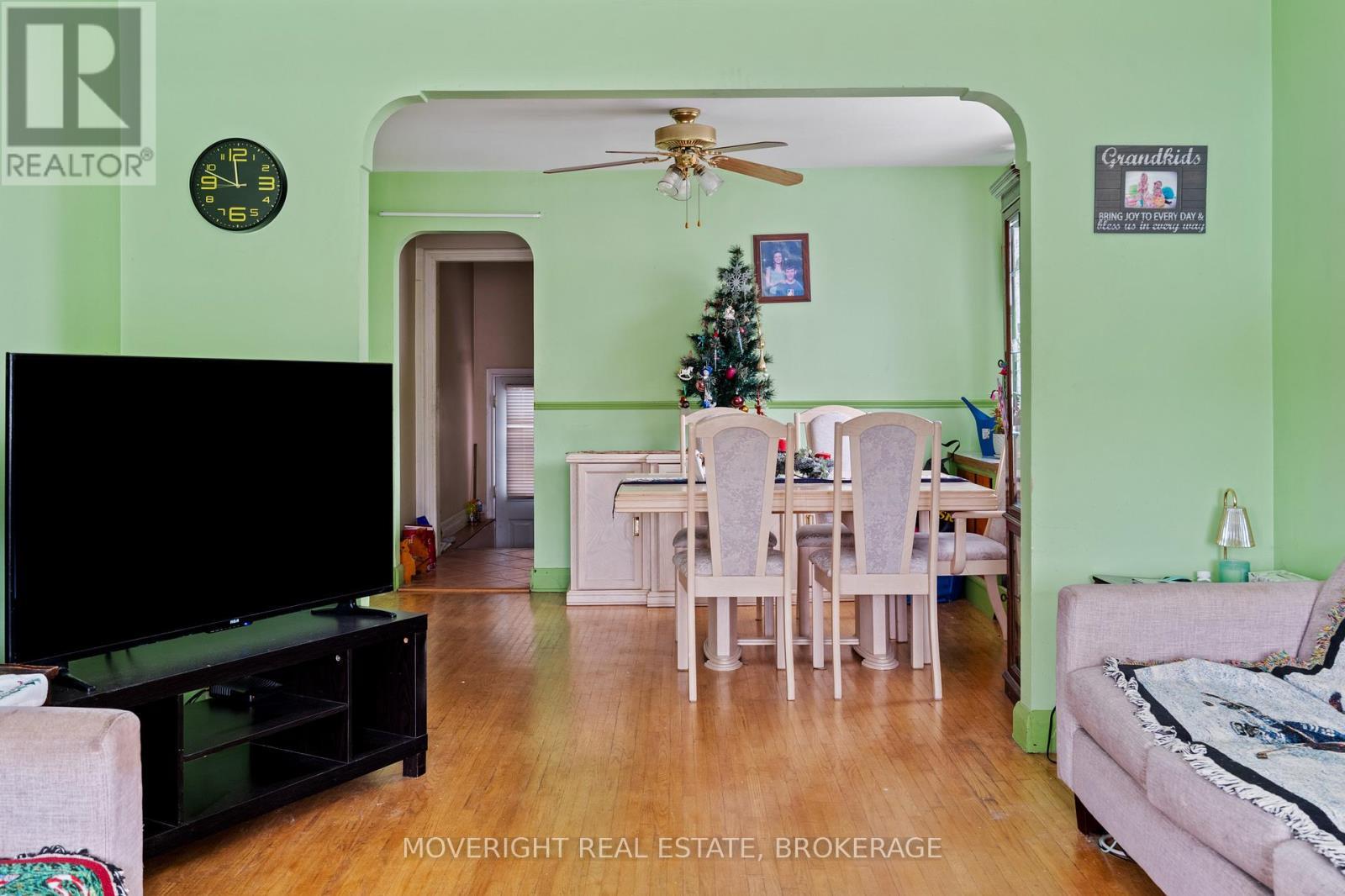 45 Bloomfield Avenue, St. Catharines (Secord Woods), ON - Indoor