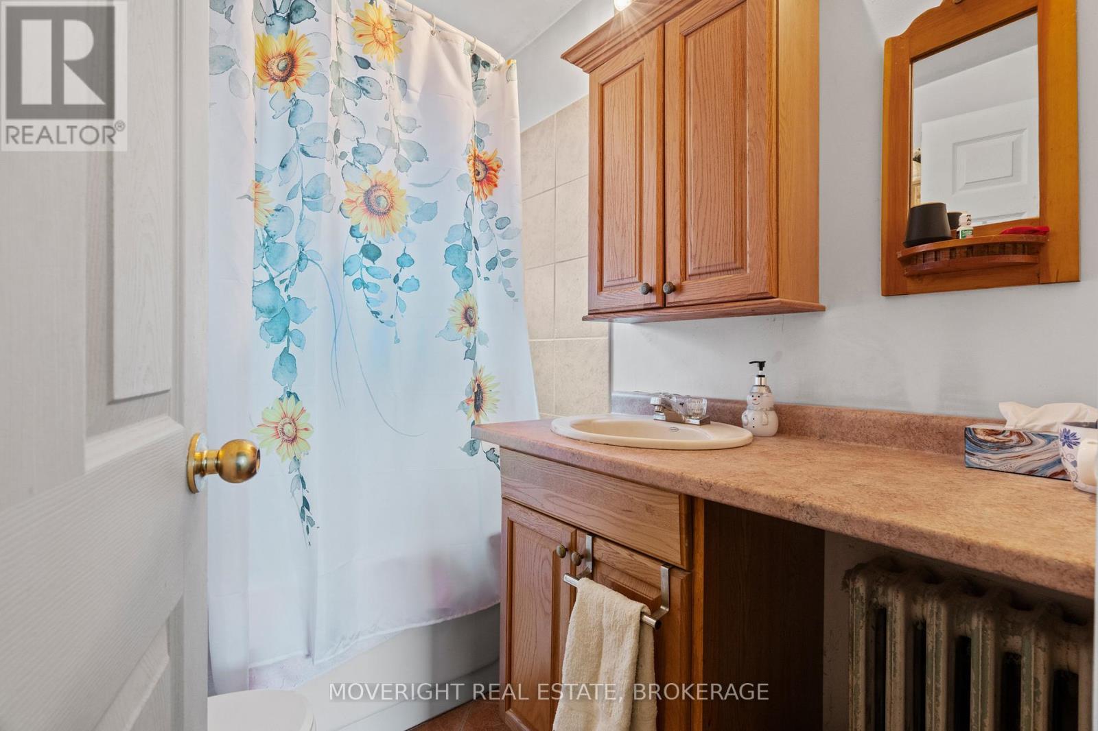 45 Bloomfield Avenue, St. Catharines (Secord Woods), ON - Indoor Photo Showing Bathroom