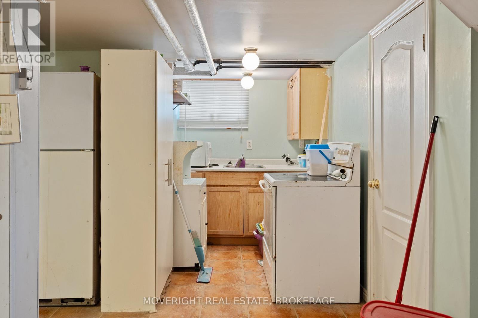 45 Bloomfield Avenue, St. Catharines (Secord Woods), ON - Indoor Photo Showing Laundry Room