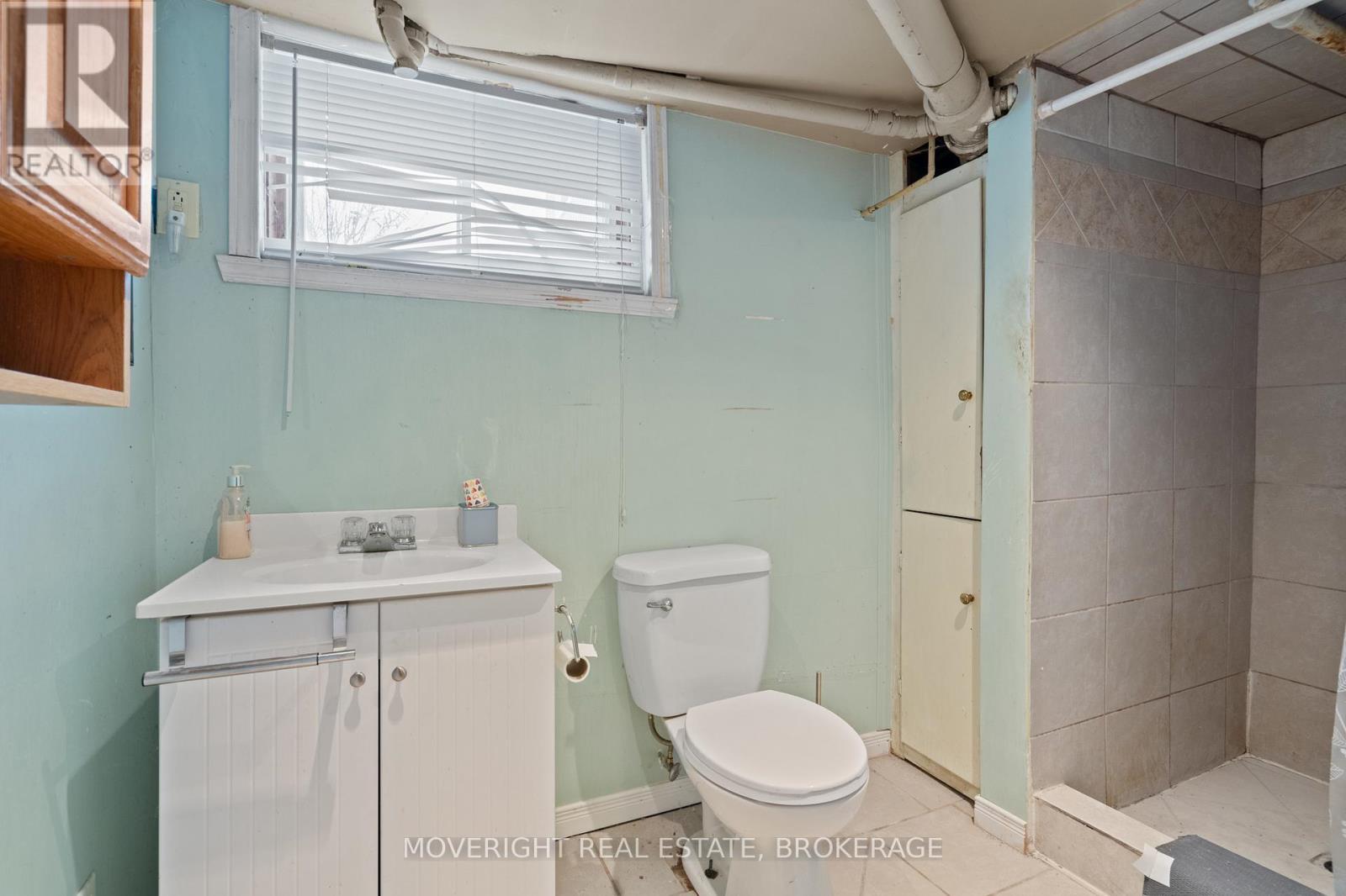 45 Bloomfield Avenue, St. Catharines (Secord Woods), ON - Indoor Photo Showing Bathroom