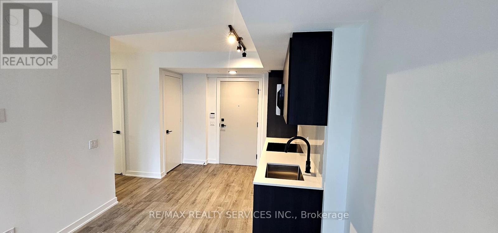 708 - 327 King Street, Toronto, ON - Indoor Photo Showing Other Room