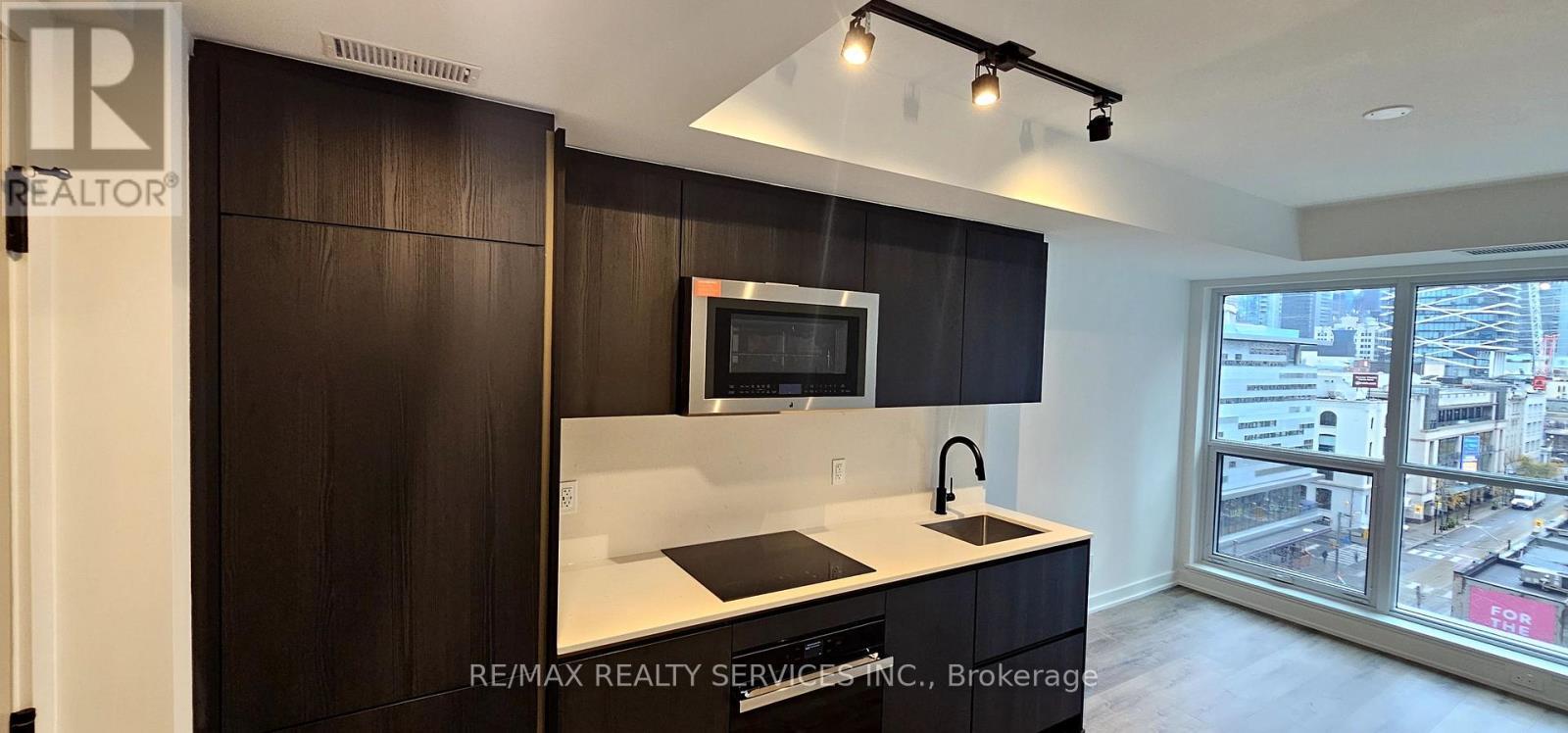 708 - 327 King Street, Toronto, ON - Indoor Photo Showing Other Room