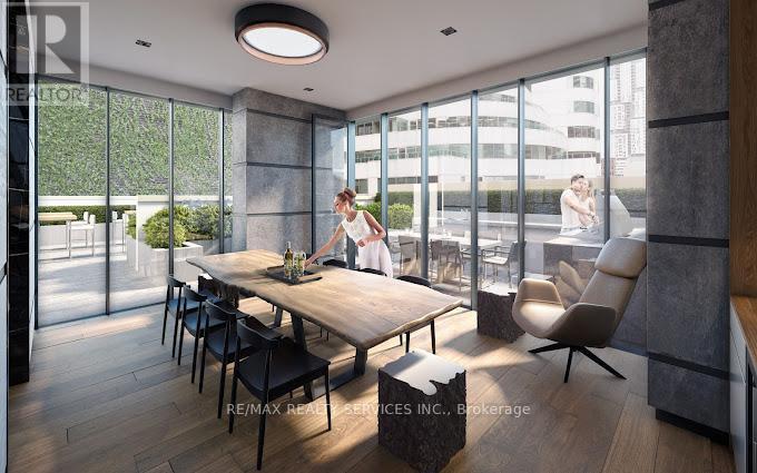 708 - 327 King Street, Toronto, ON - Indoor