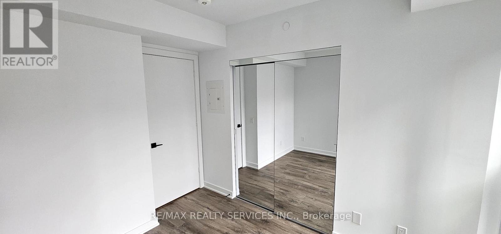 708 - 327 King Street, Toronto, ON - Indoor Photo Showing Other Room