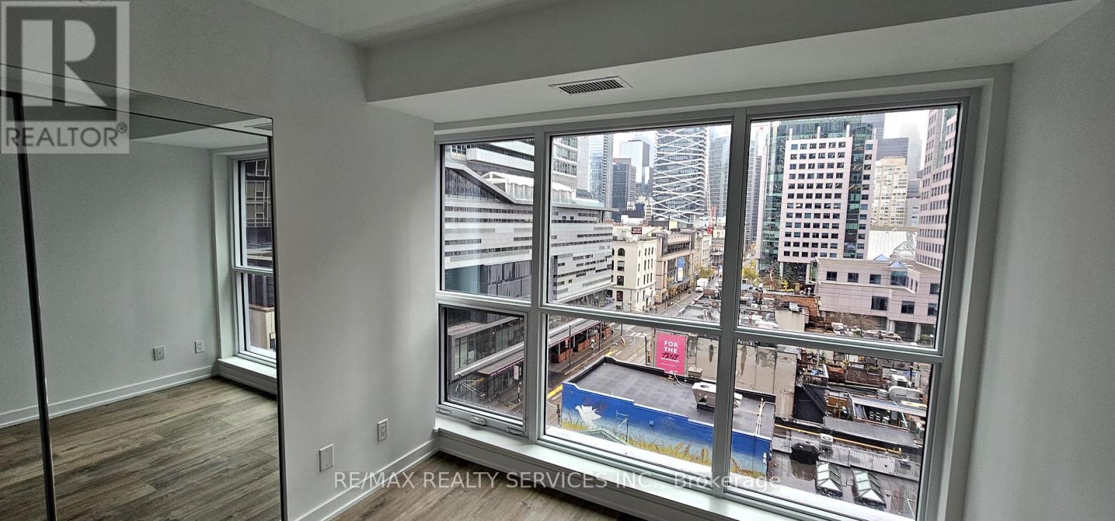 708 - 327 King Street, Toronto, ON - Indoor Photo Showing Other Room