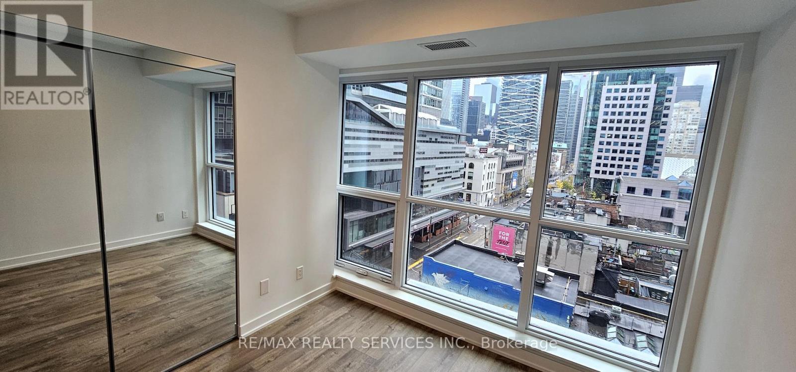 708 - 327 King Street, Toronto, ON - Indoor Photo Showing Other Room