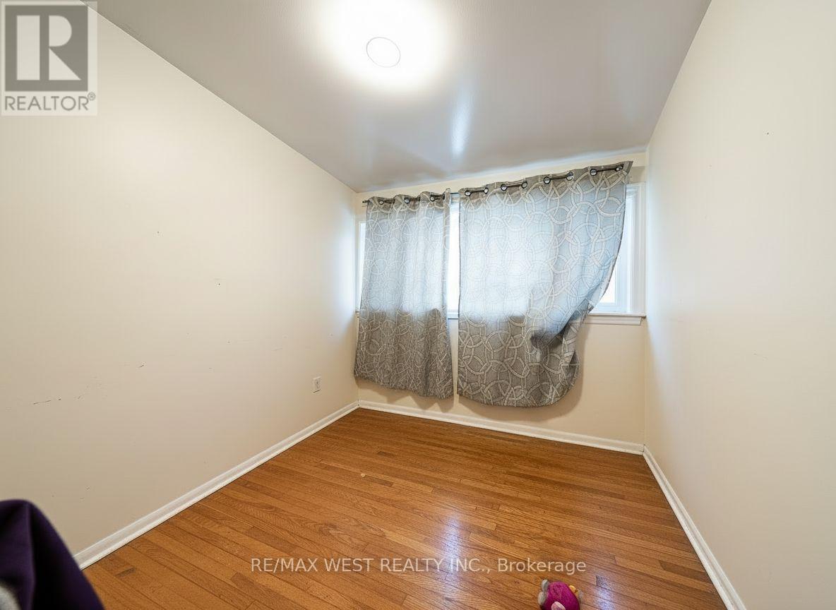 26 Enclave Mews, Toronto, ON - Indoor Photo Showing Other Room