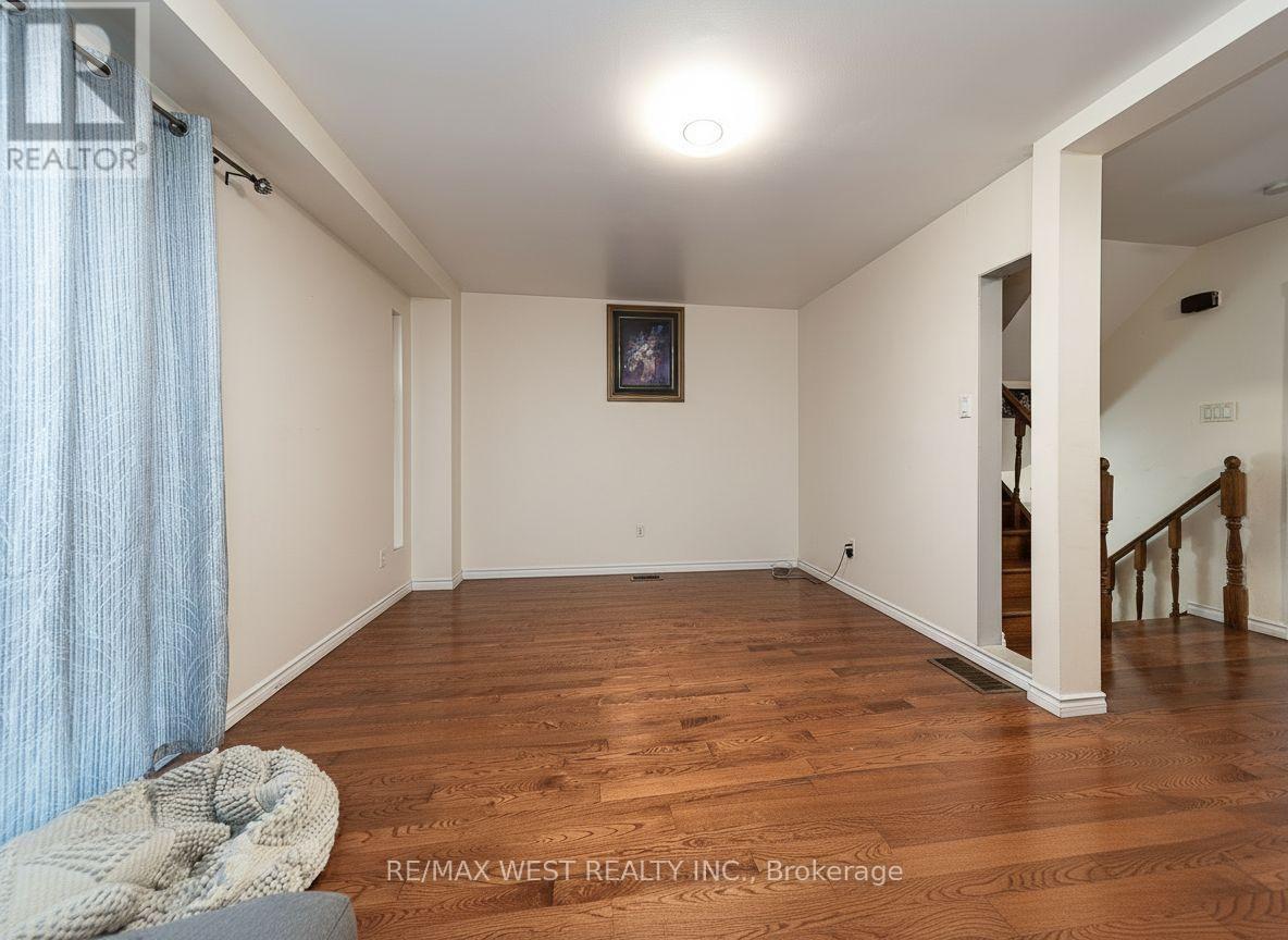 26 Enclave Mews, Toronto, ON - Indoor Photo Showing Other Room