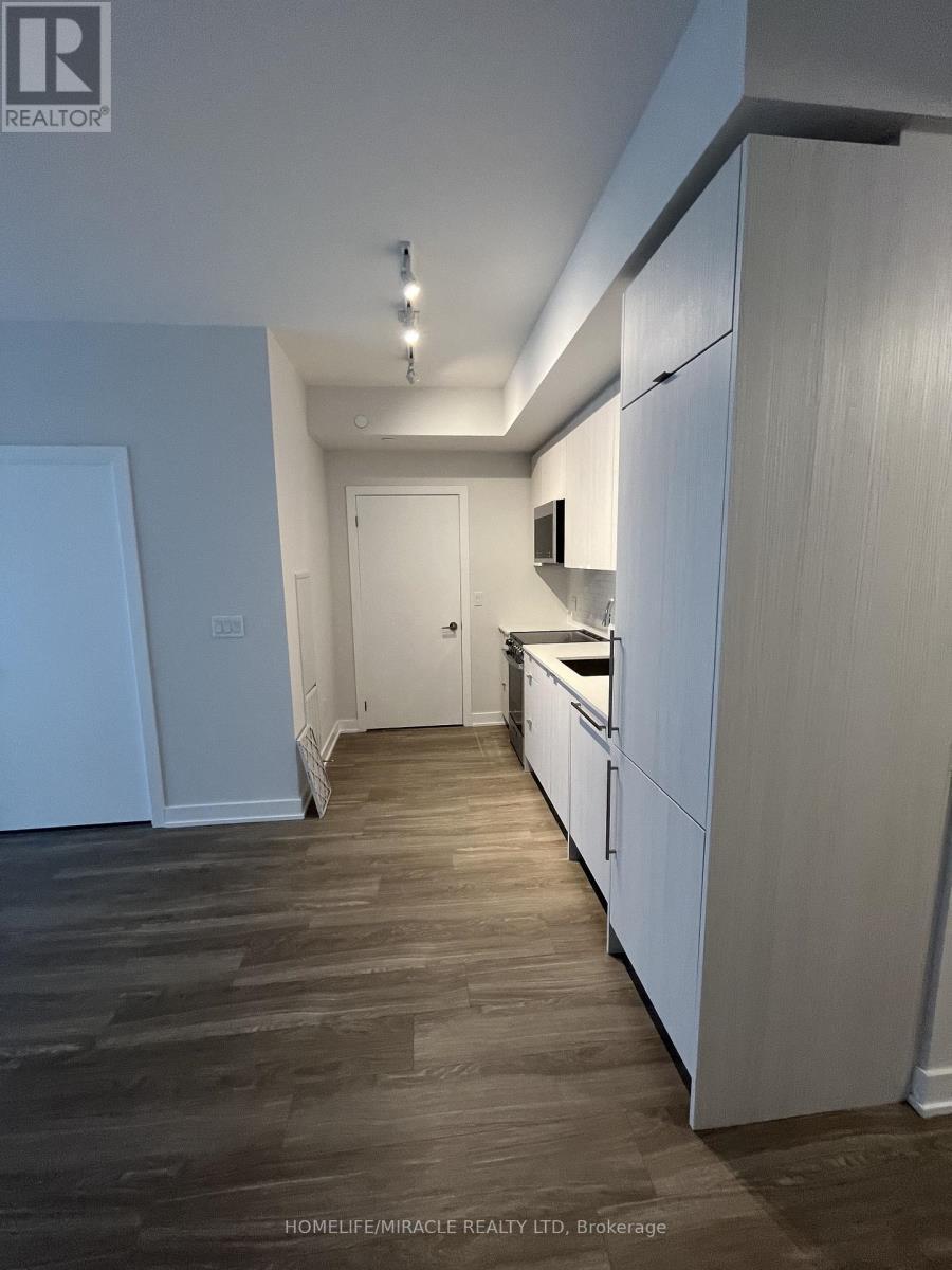 3411 - 4130 Parkside Village Drive, Mississauga, ON - Indoor Photo Showing Kitchen