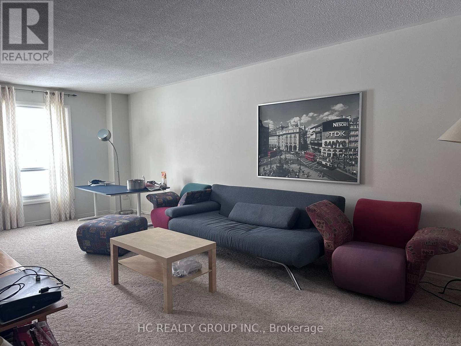 1 - 433 Keats Way, Waterloo, ON - Indoor Photo Showing Living Room