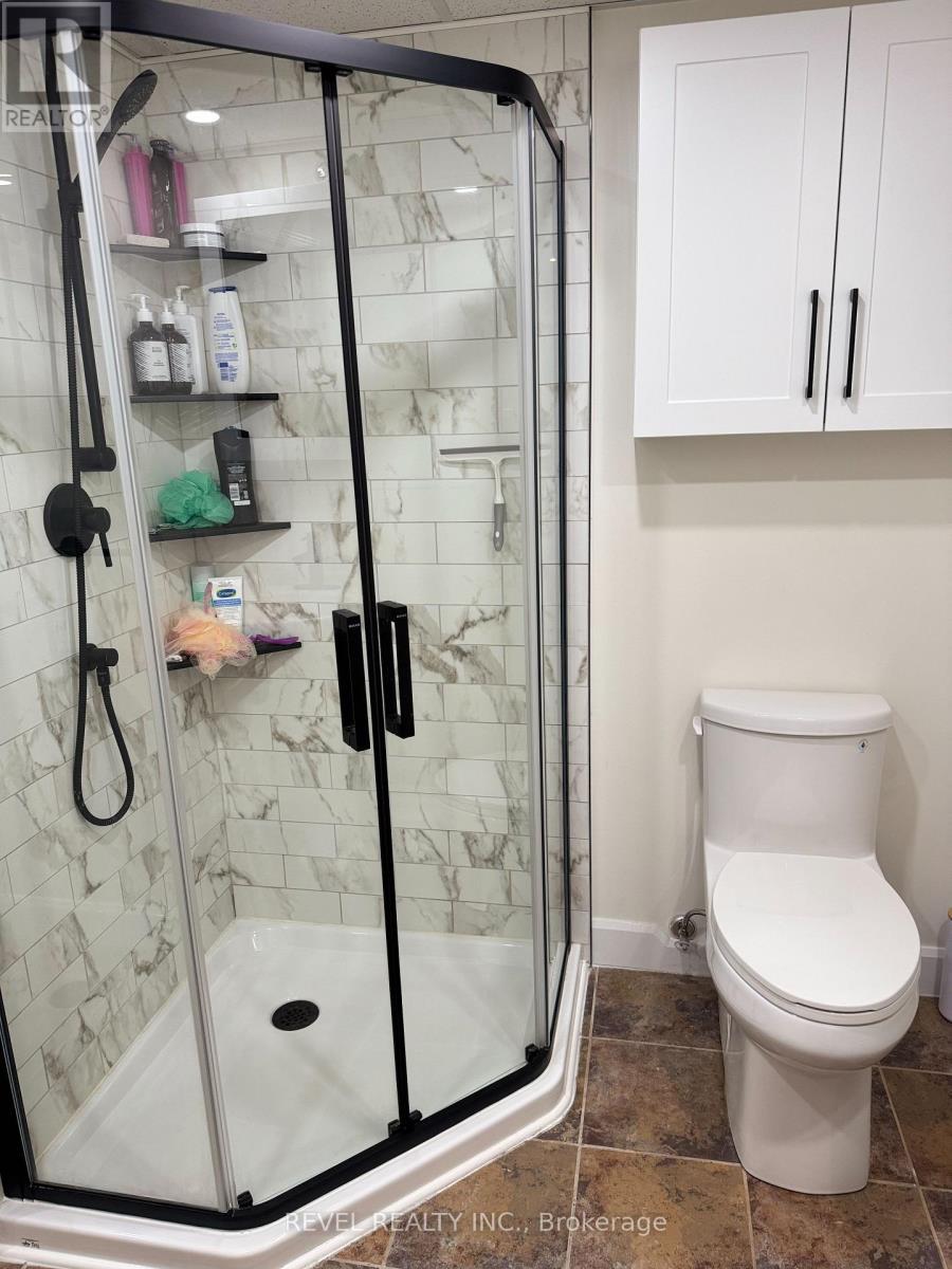 351 Commercial Avenue, Timmins (Ts - Sw), ON - Indoor Photo Showing Bathroom