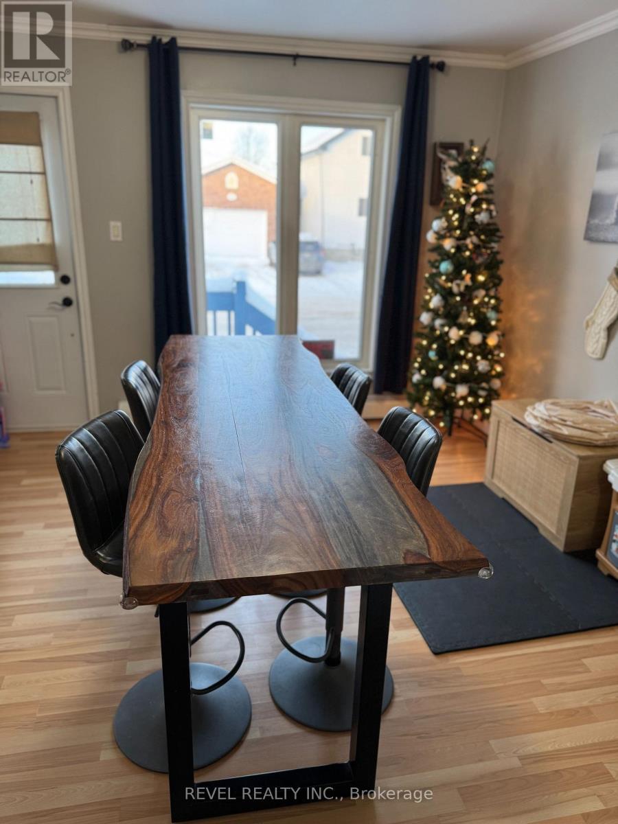 351 Commercial Avenue, Timmins (Ts - Sw), ON - Indoor Photo Showing Bedroom