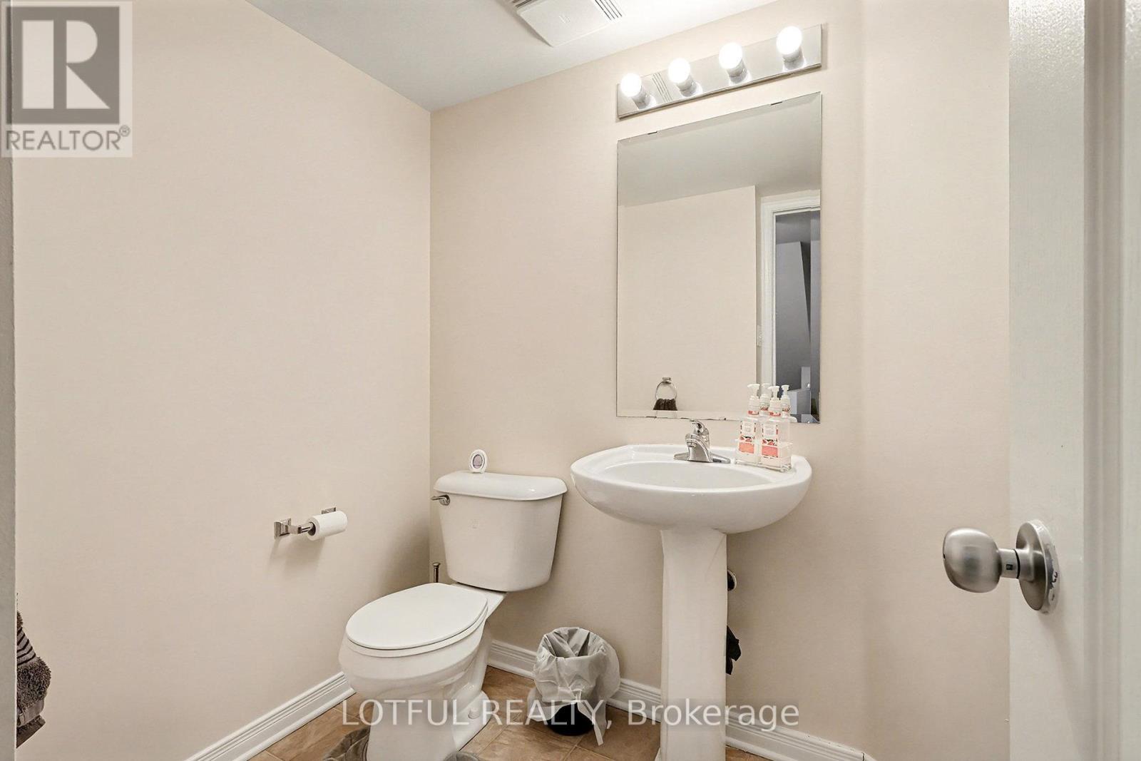 576 Lakeridge Drive, Ottawa, ON - Indoor Photo Showing Bathroom