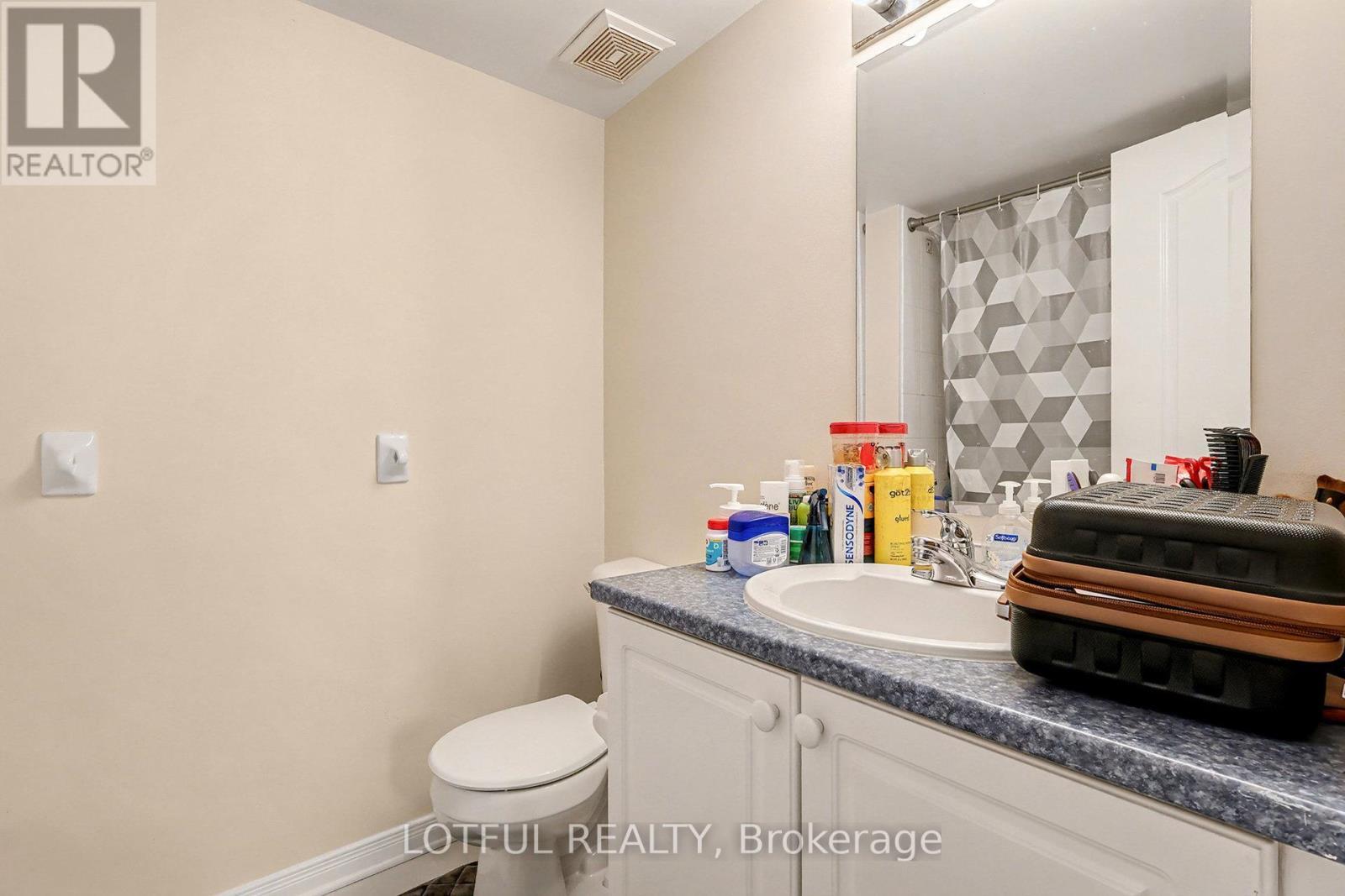 576 Lakeridge Drive, Ottawa, ON - Indoor Photo Showing Bathroom