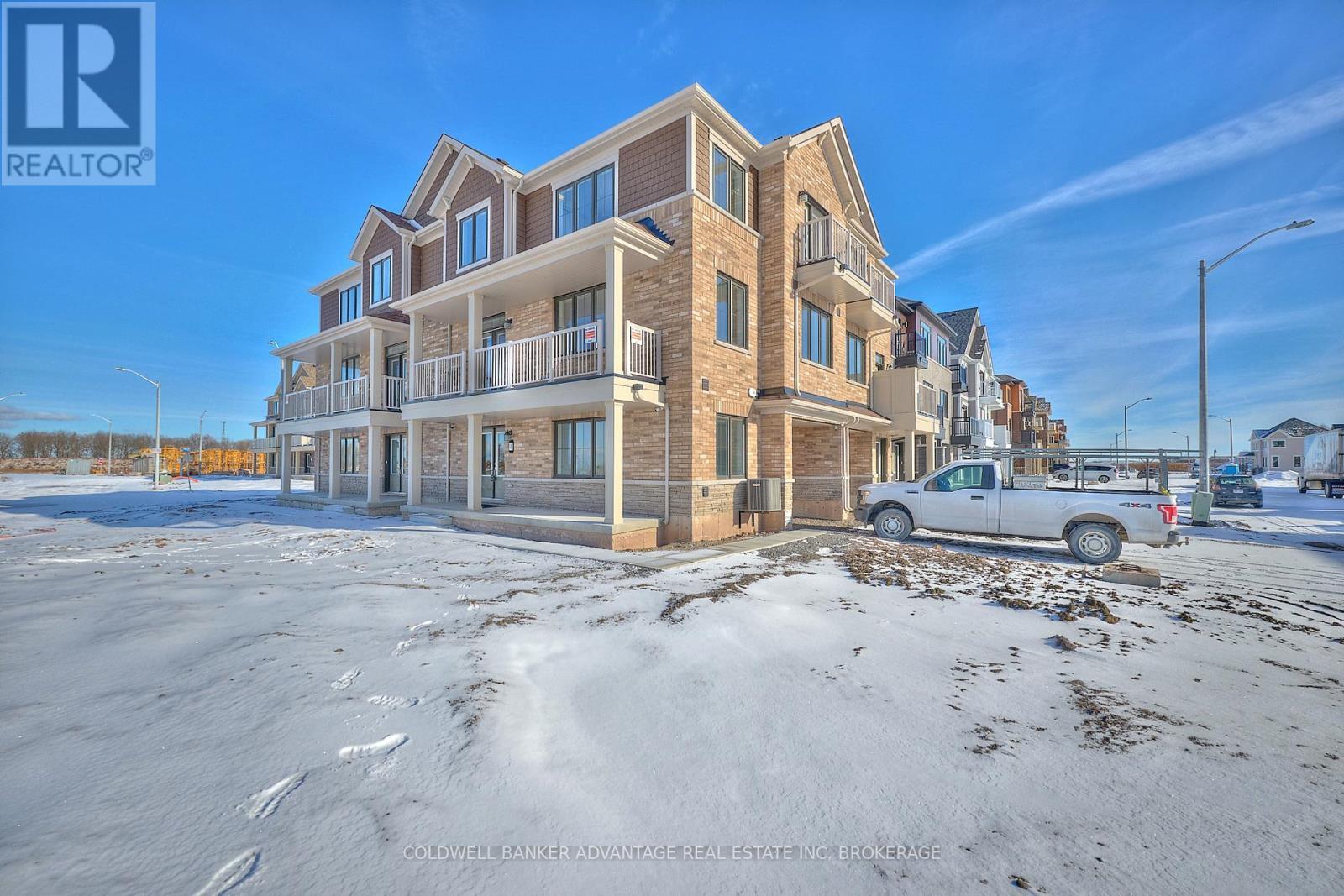 98 Feather Road, Welland (Dain City), ON - Outdoor With Balcony