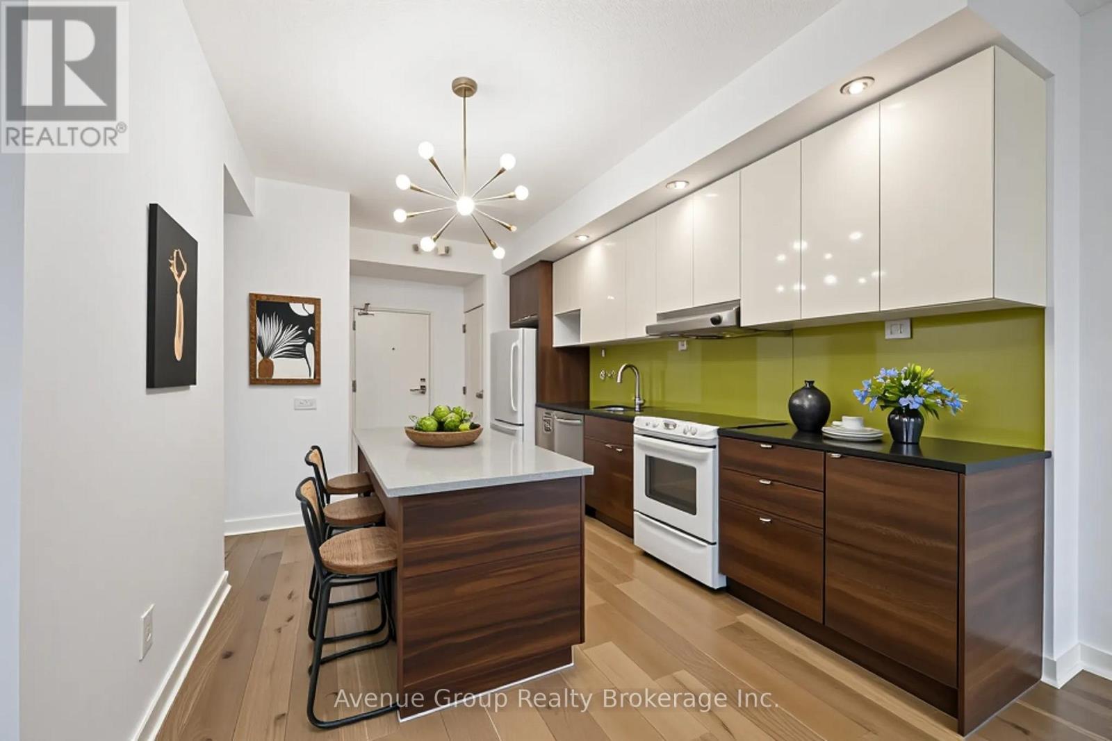2917 - 121 Mcmahon Drive, Toronto, ON - Indoor Photo Showing Kitchen