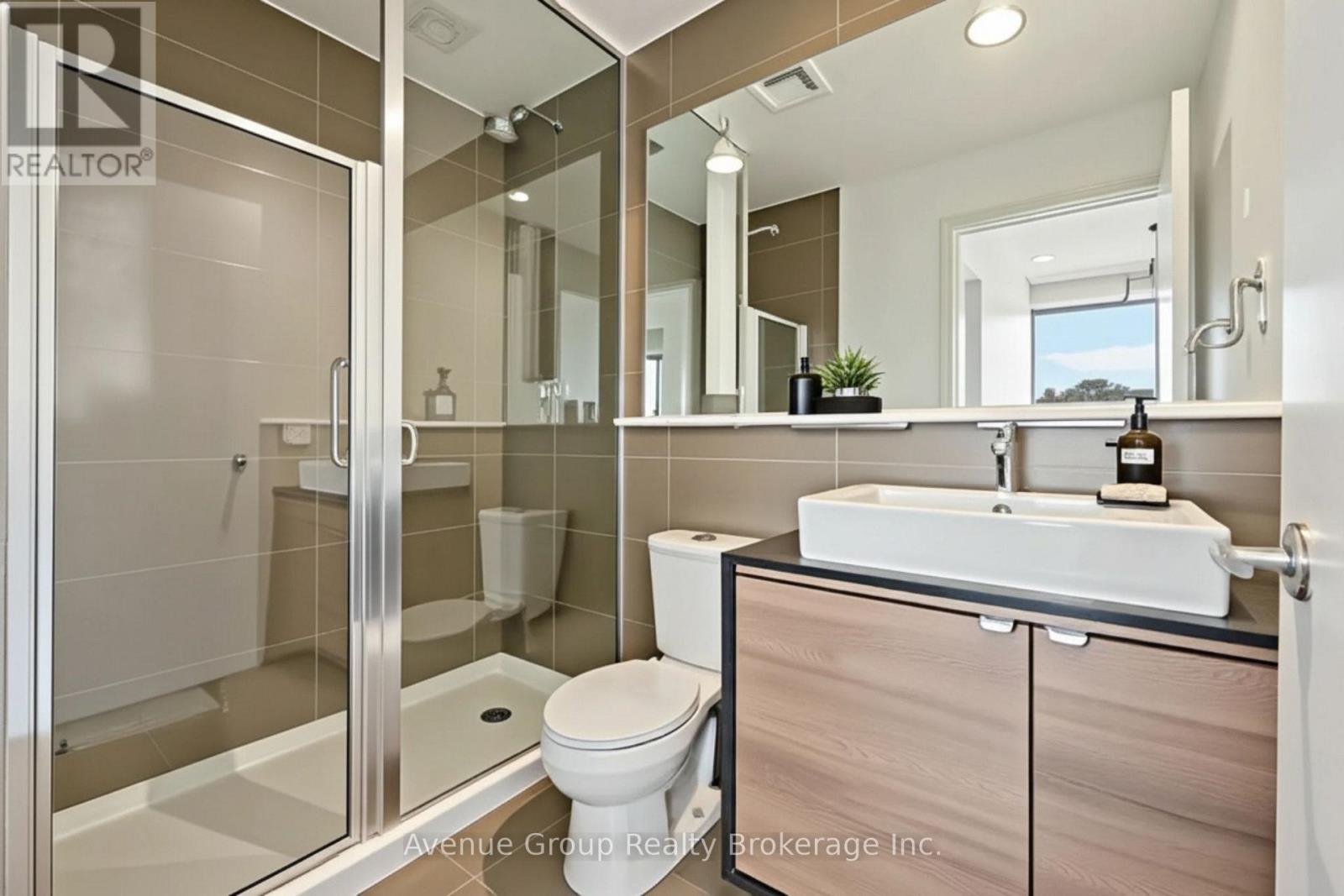 2917 - 121 Mcmahon Drive, Toronto, ON - Indoor Photo Showing Bathroom