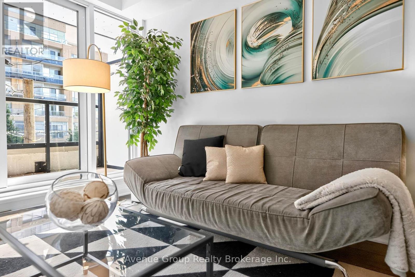 102 - 700 Sheppard Avenue W, Toronto, ON - Indoor