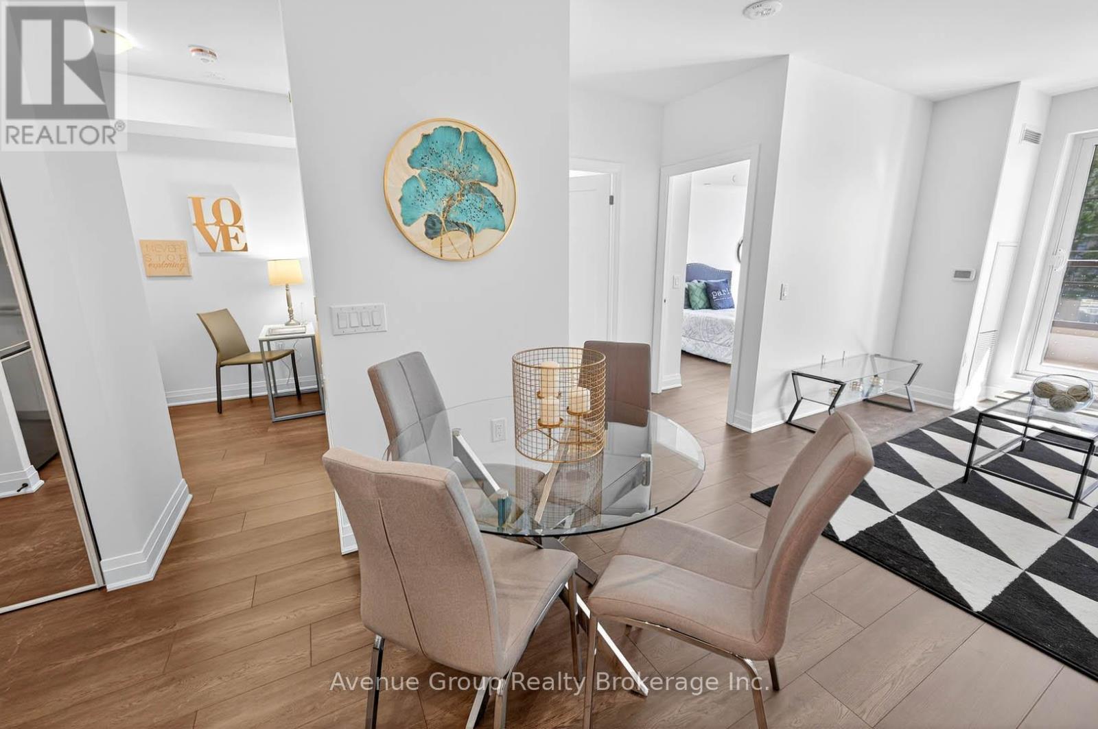 102 - 700 Sheppard Avenue W, Toronto, ON - Indoor Photo Showing Dining Room