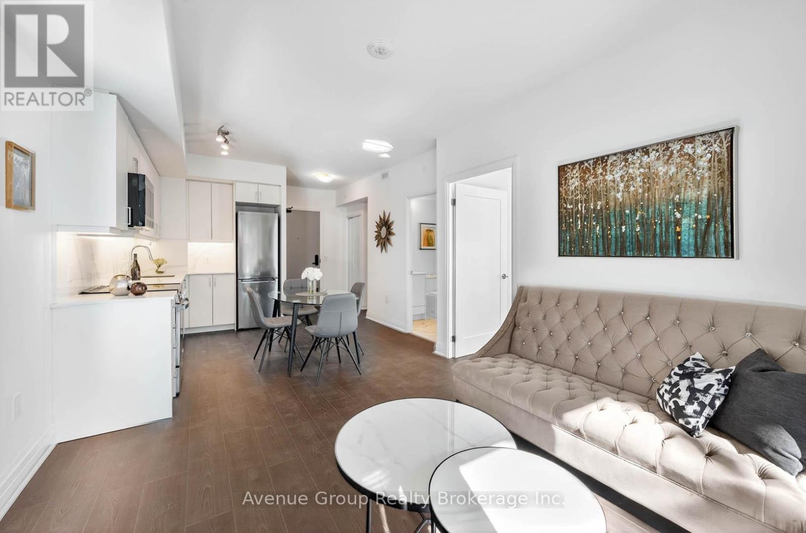 201 - 700 Sheppard Avenue W, Toronto, ON - Indoor