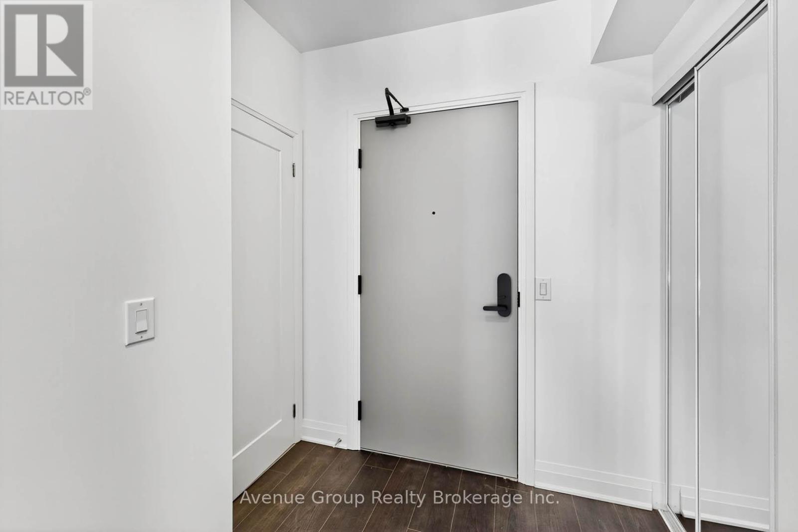 201 - 700 Sheppard Avenue W, Toronto, ON - Indoor Photo Showing Other Room