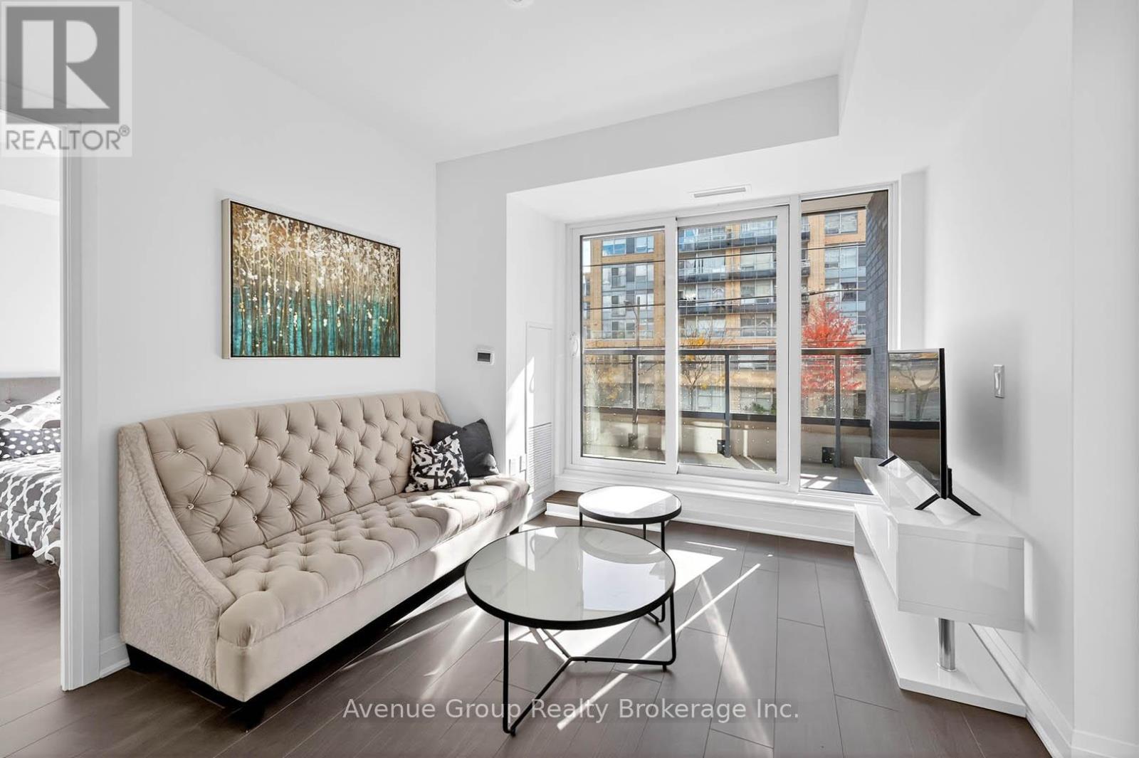 201 - 700 Sheppard Avenue W, Toronto, ON - Indoor Photo Showing Other Room