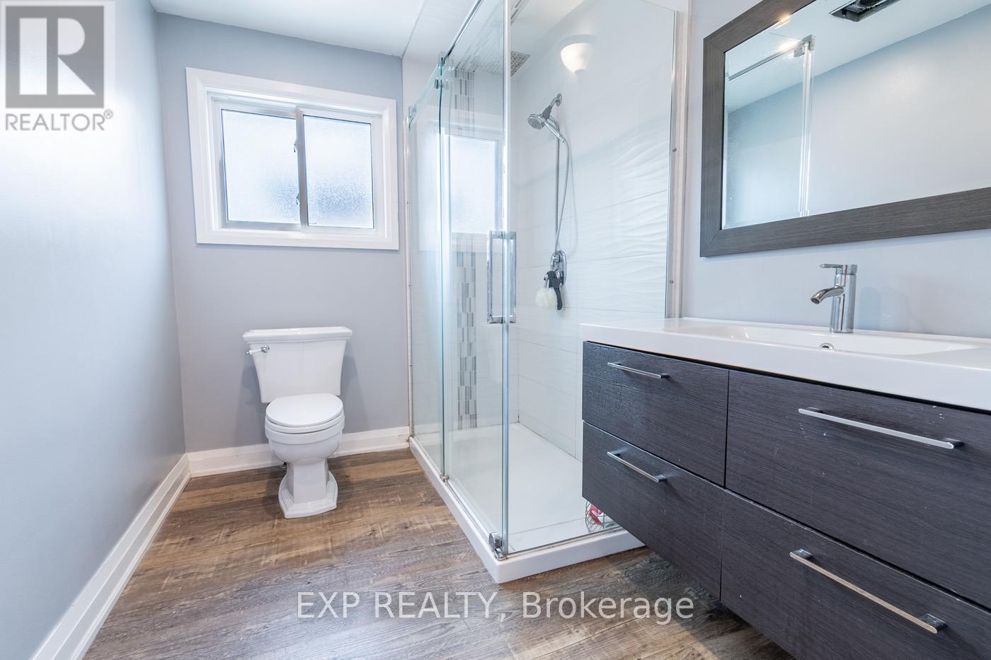 11 Garden Street, Thorold (Thorold Downtown), ON - Indoor Photo Showing Bathroom