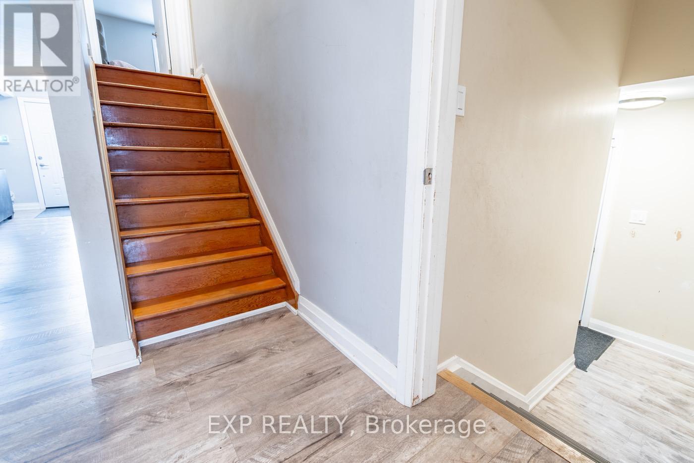 11 Garden Street, Thorold (Thorold Downtown), ON - Indoor Photo Showing Other Room