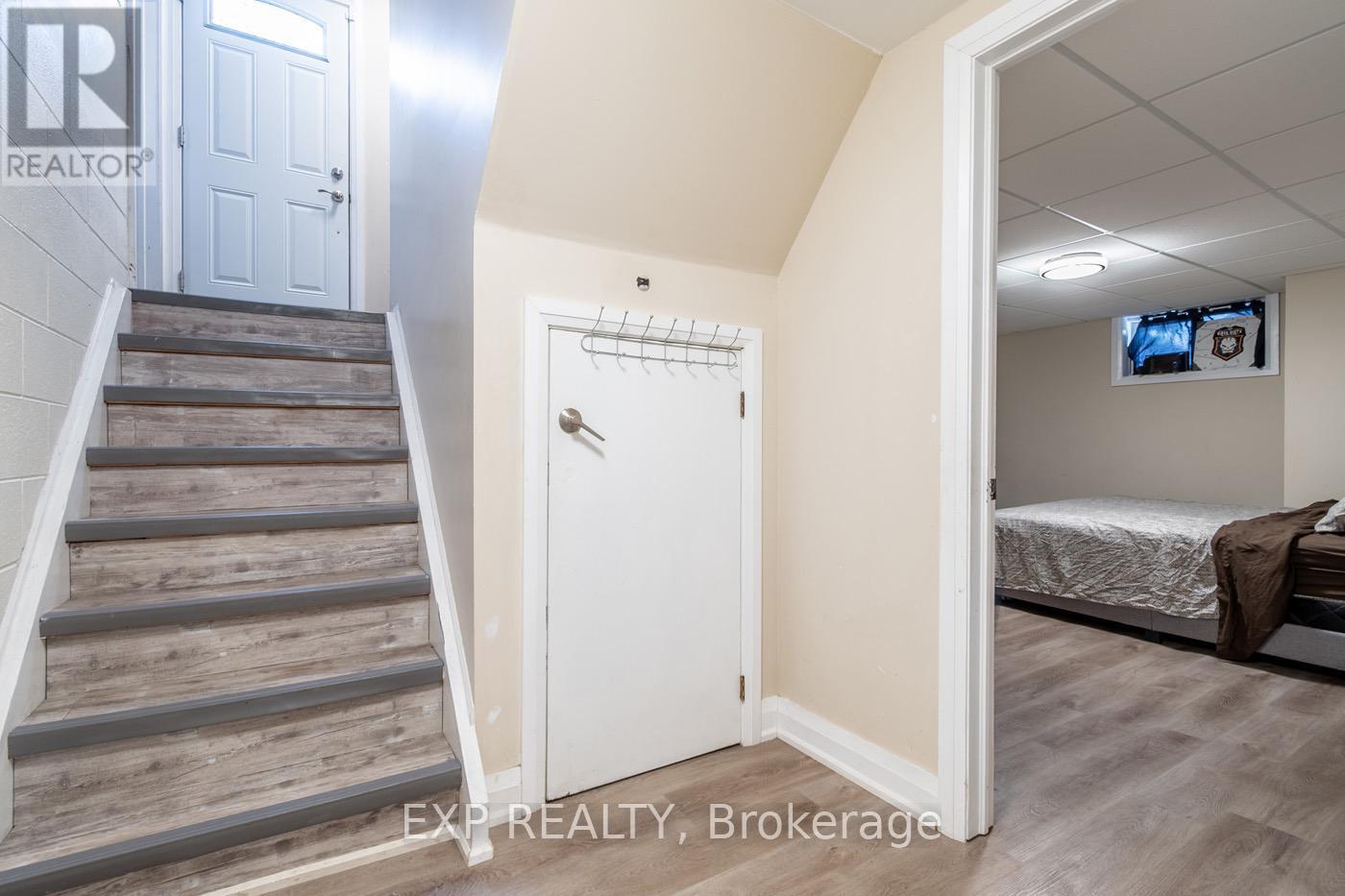 11 Garden Street, Thorold (Thorold Downtown), ON - Indoor Photo Showing Other Room