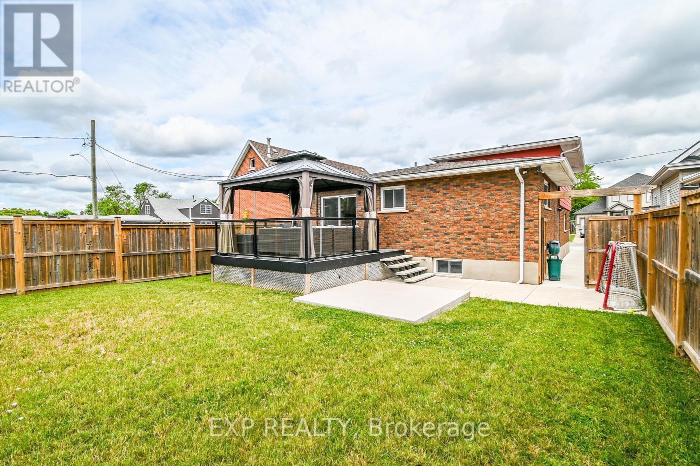 11 Garden Street, Thorold (Thorold Downtown), ON - Outdoor With Deck Patio Veranda