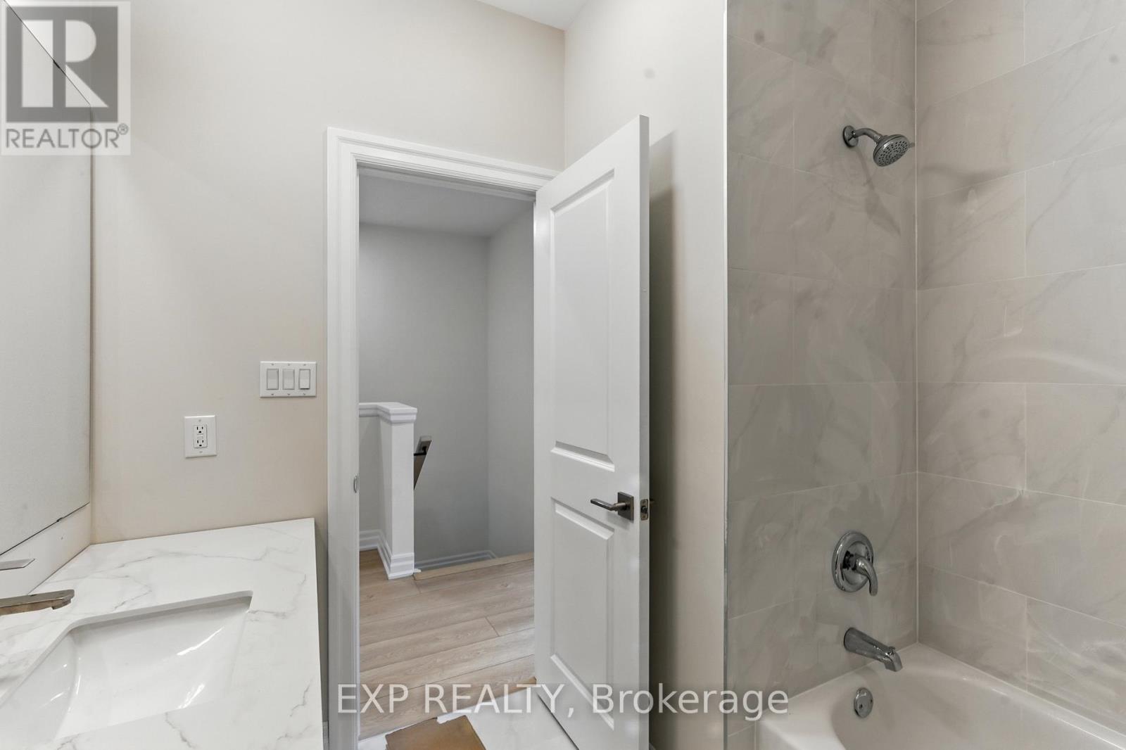 116 Forks Road E, Welland (Dain City), ON - Indoor Photo Showing Bathroom