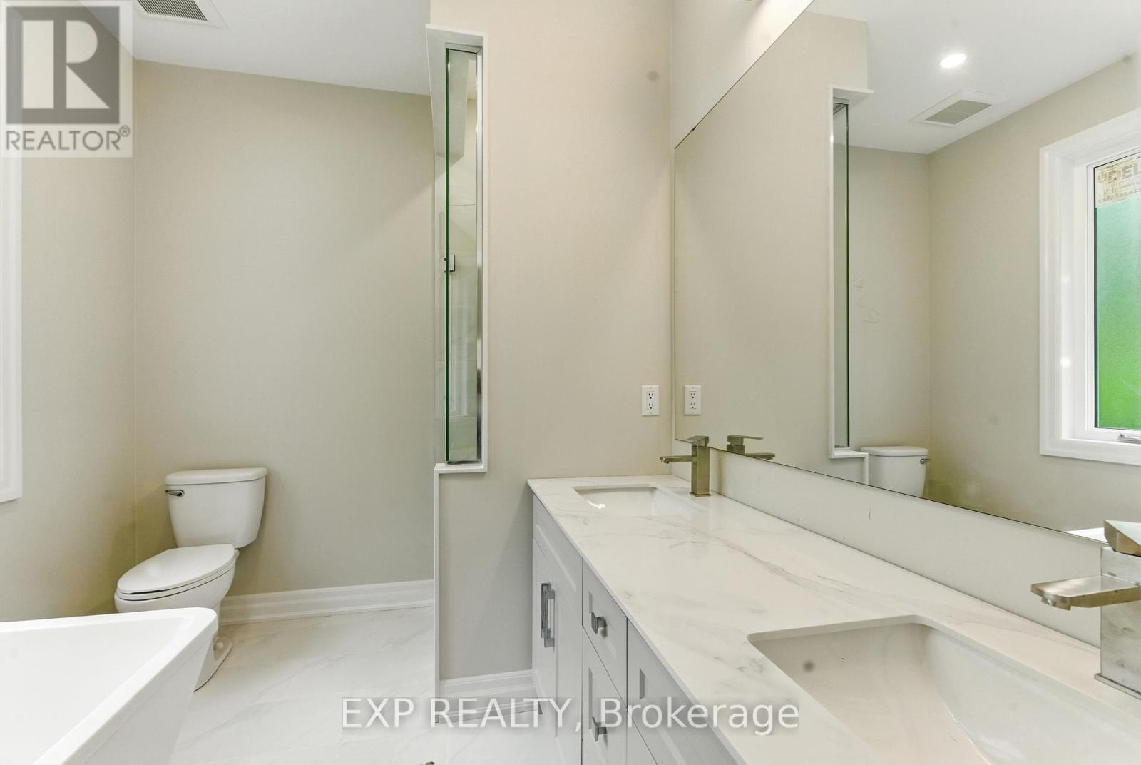 116 Forks Road E, Welland (Dain City), ON - Indoor Photo Showing Bathroom