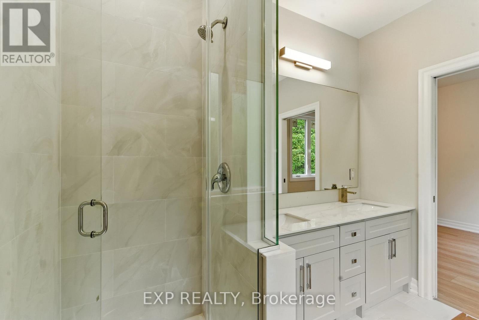116 Forks Road E, Welland (Dain City), ON - Indoor Photo Showing Bathroom