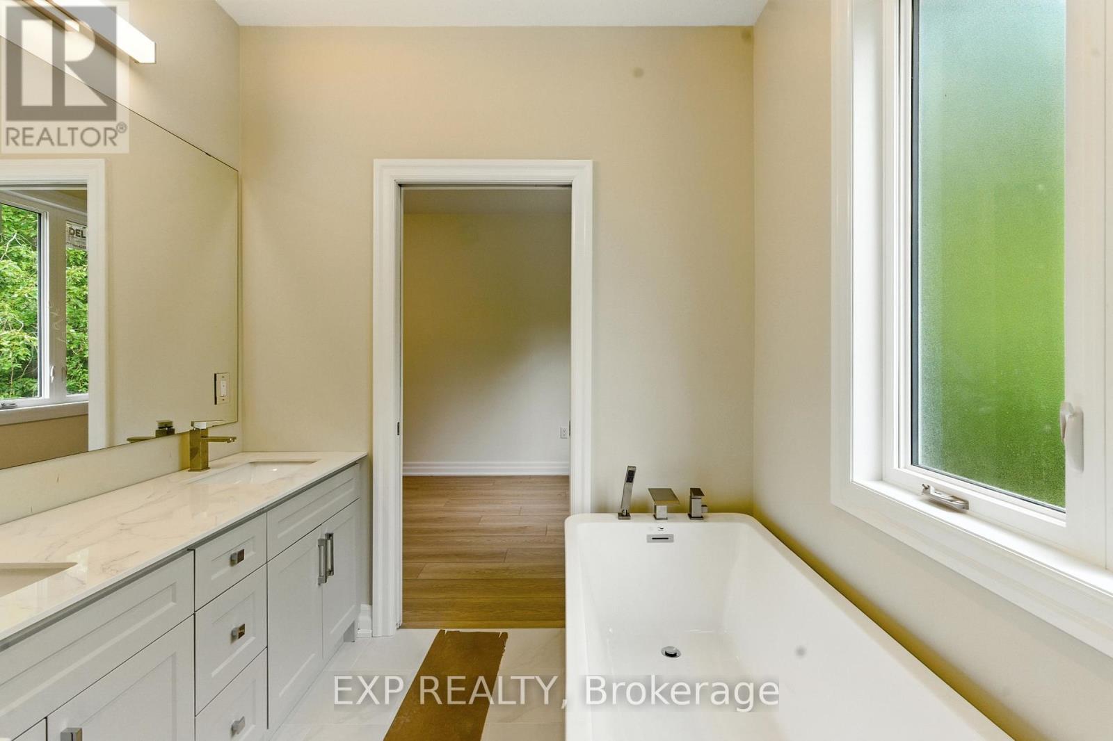 116 Forks Road E, Welland (Dain City), ON - Indoor Photo Showing Bathroom
