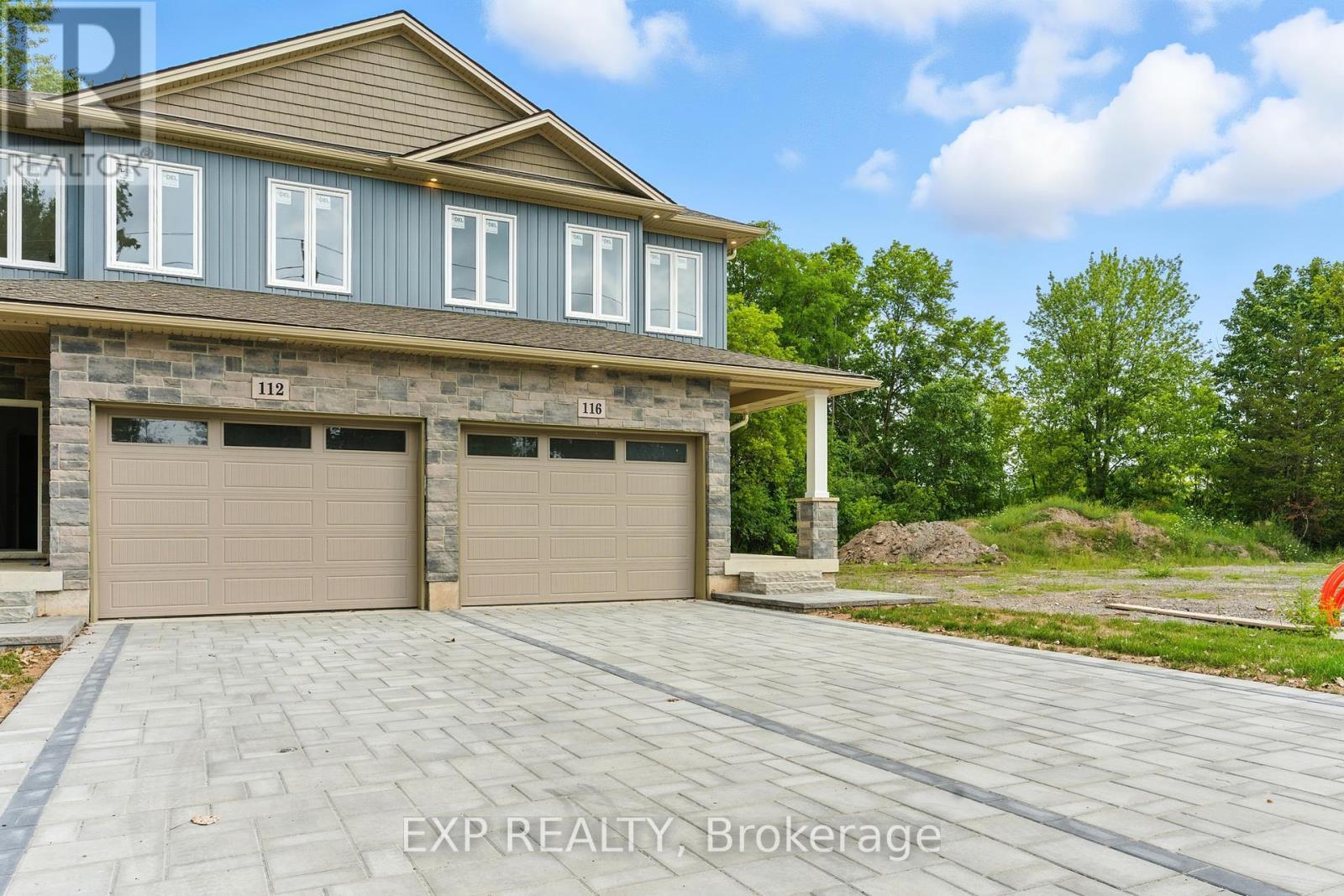 semi #116 on right - 116 Forks Road E, Welland (Dain City), ON - Outdoor