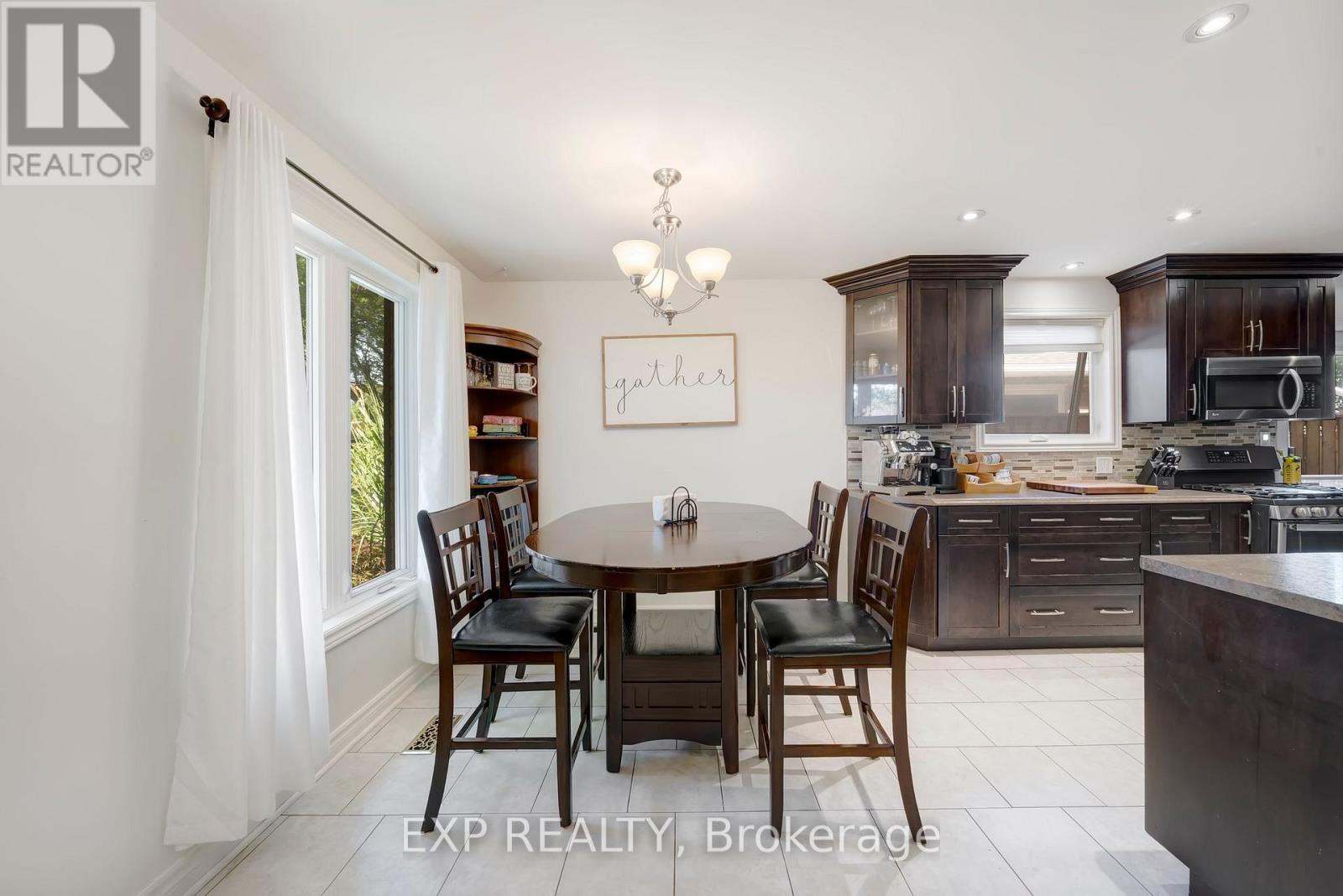 25 Ziraldo Road, St. Catharines (Martindale Pond), ON - Indoor Photo Showing Dining Room