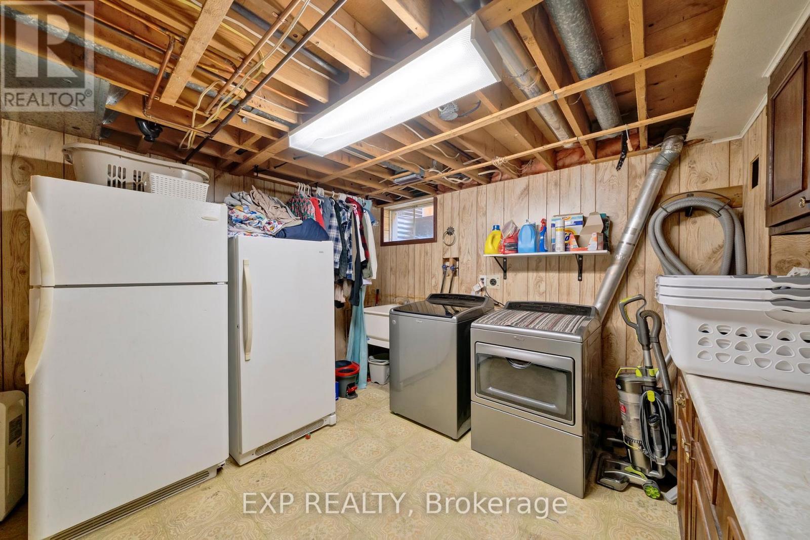 25 Ziraldo Road, St. Catharines (Martindale Pond), ON - Indoor Photo Showing Laundry Room