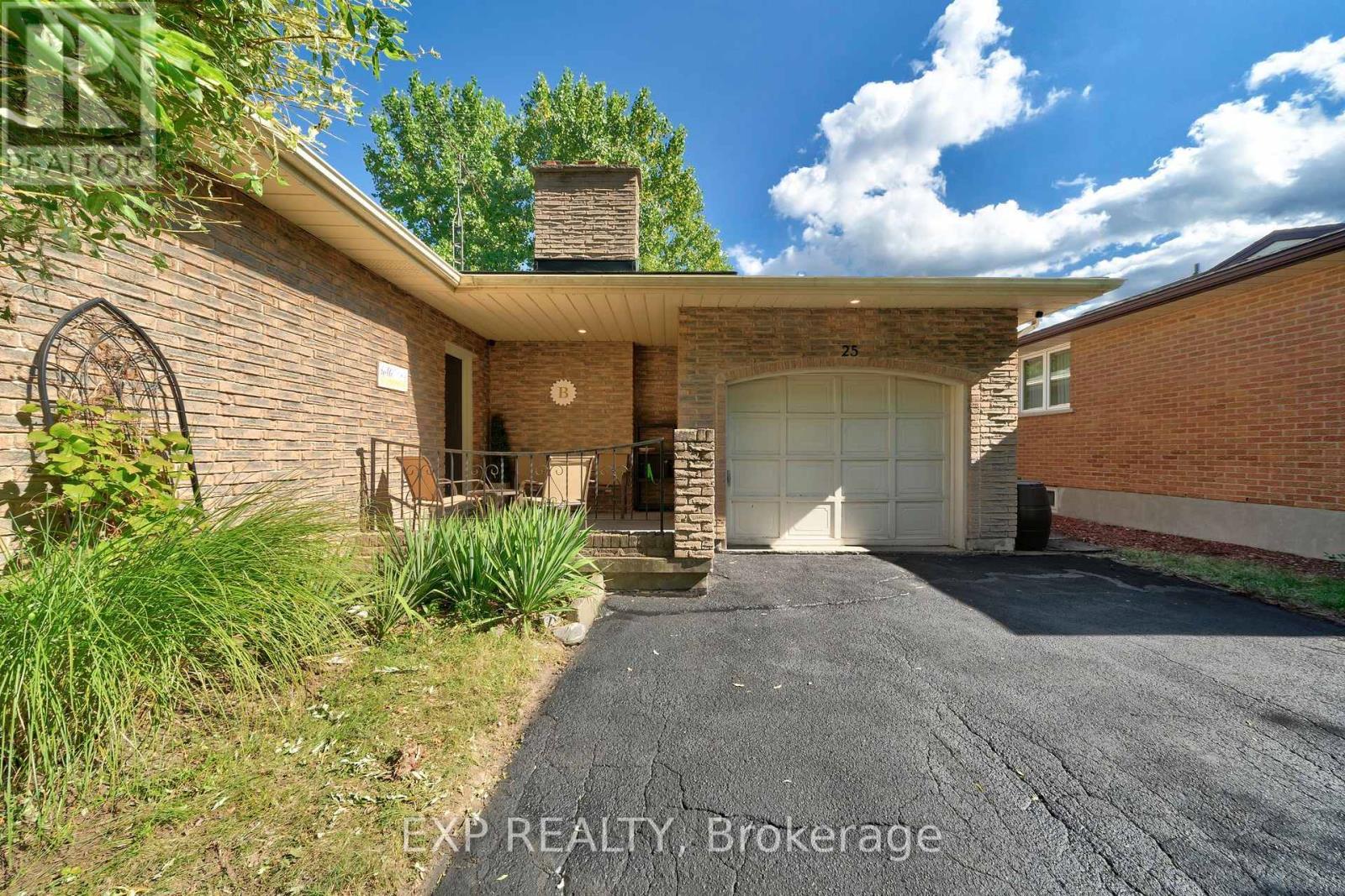 25 Ziraldo Road, St. Catharines (Martindale Pond), ON - Outdoor