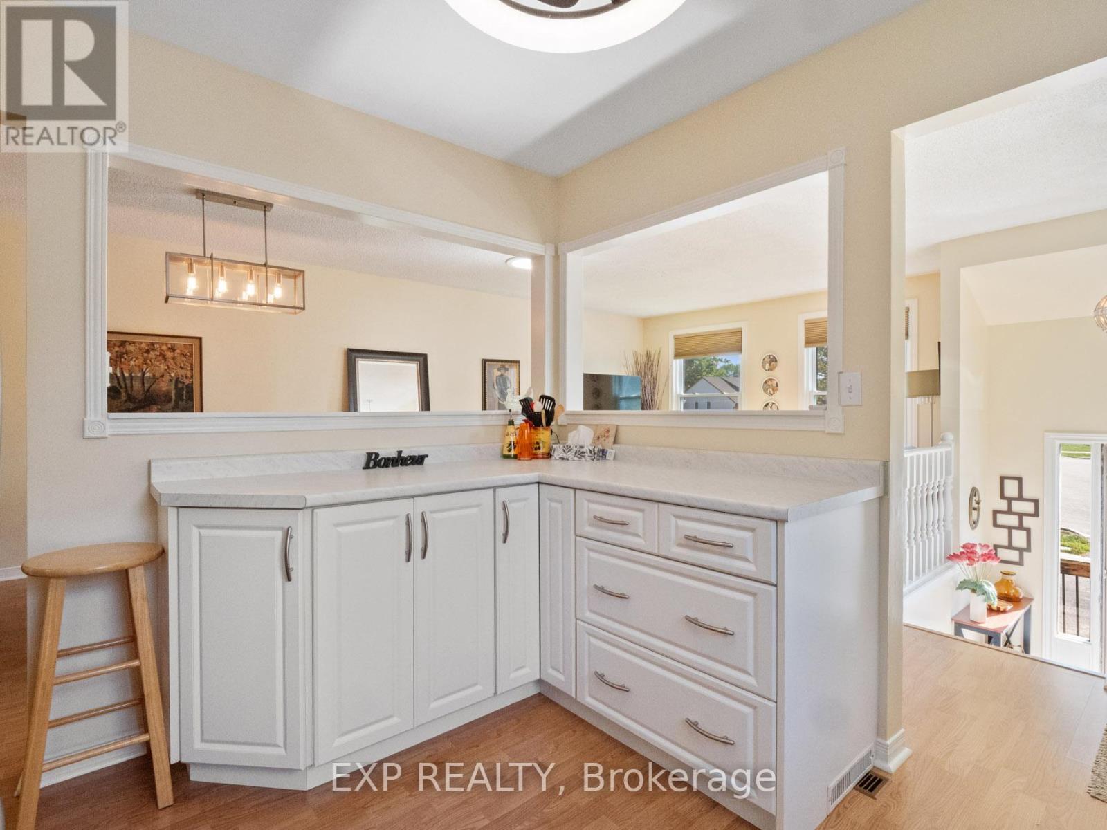 36 Rainbow Court, Welland (Broadway), ON - Indoor Photo Showing Other Room