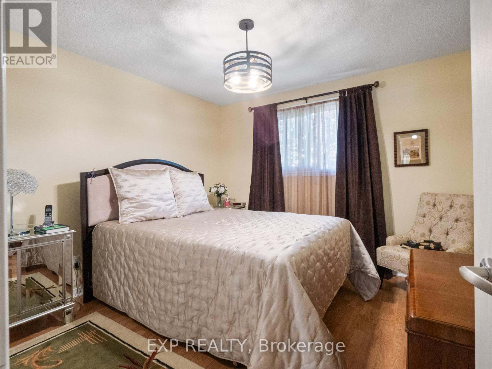 36 Rainbow Court, Welland (Broadway), ON - Indoor Photo Showing Bedroom
