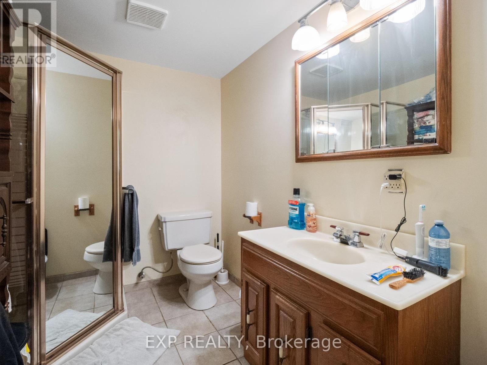 36 Rainbow Court, Welland (Broadway), ON - Indoor Photo Showing Bathroom