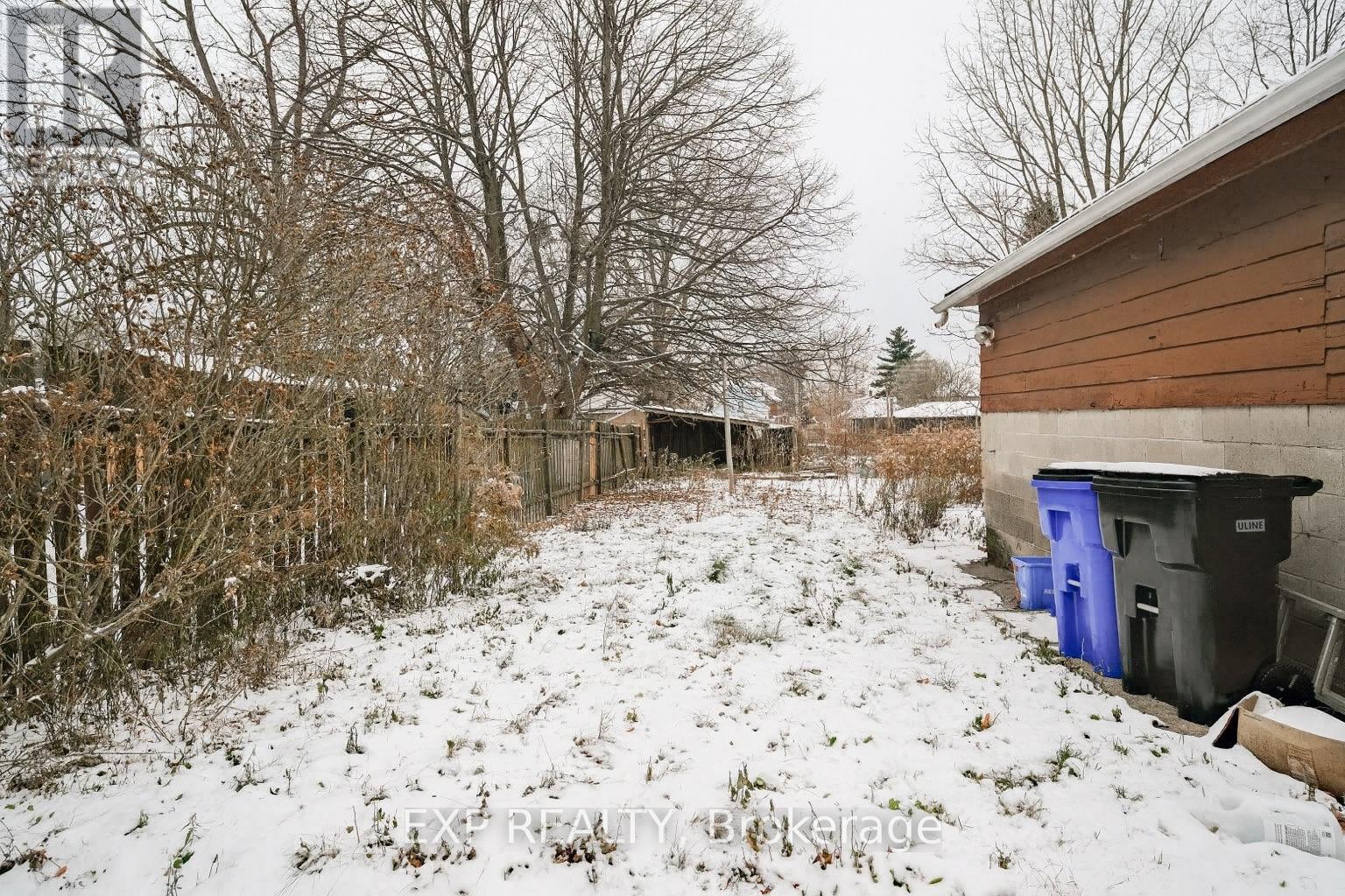 Upper - 6156 Barker Street, Niagara Falls (Dorchester), ON - Outdoor