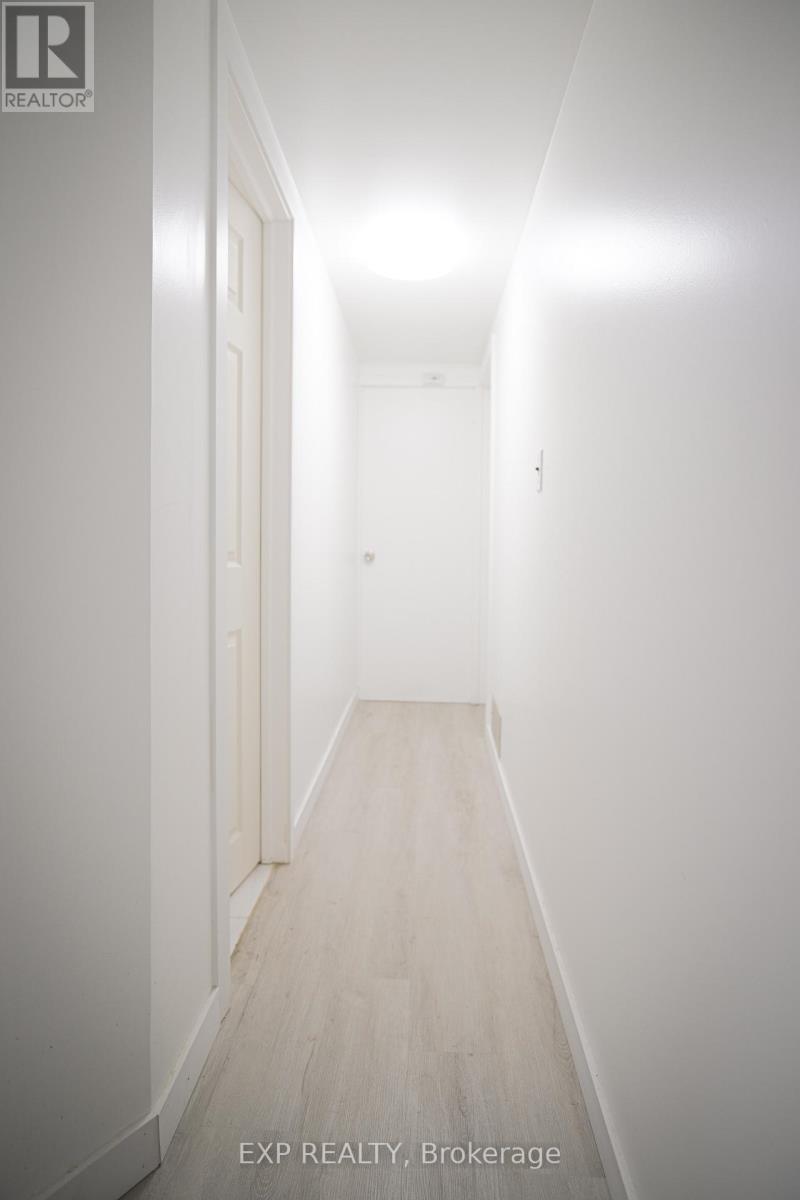 Upper - 6156 Barker Street, Niagara Falls (Dorchester), ON - Indoor Photo Showing Other Room