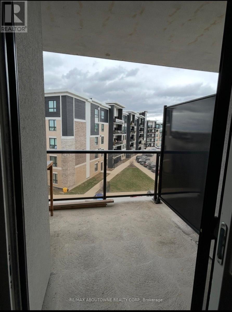 411 - 620 Sauve Street E, Milton, ON - Outdoor With Balcony