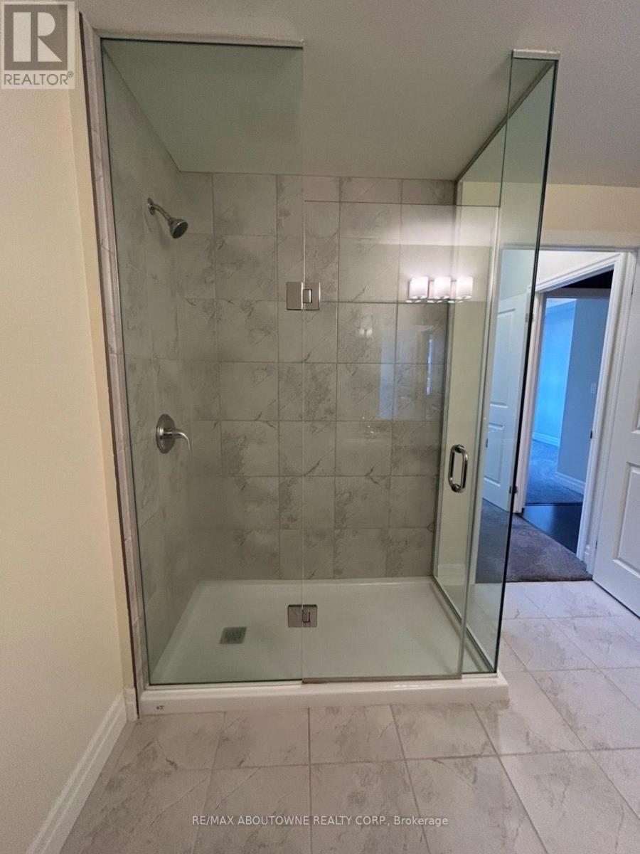 411 - 620 Sauve Street E, Milton, ON - Indoor Photo Showing Bathroom